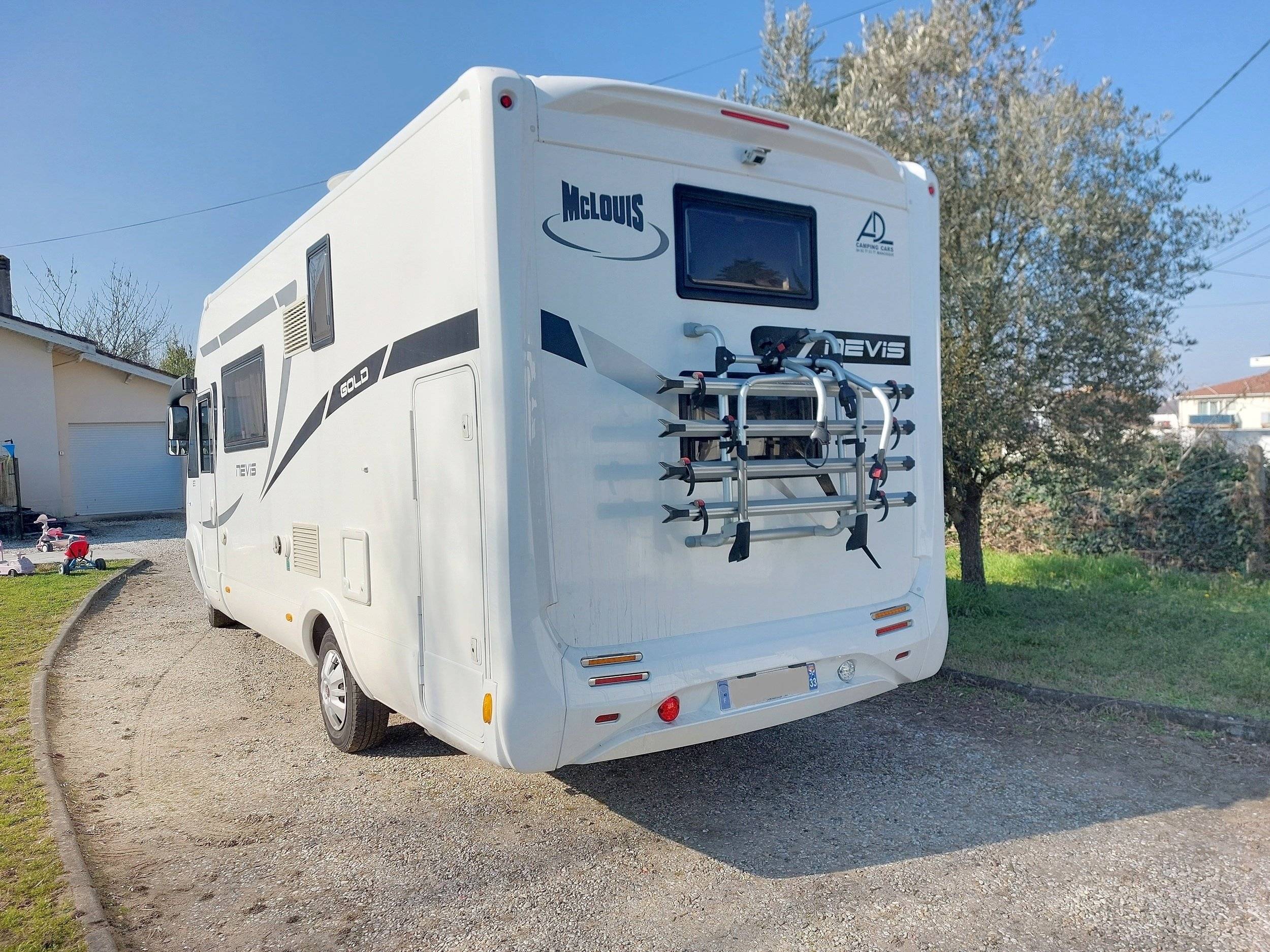 MC LOUIS GOLD NEVIS 22