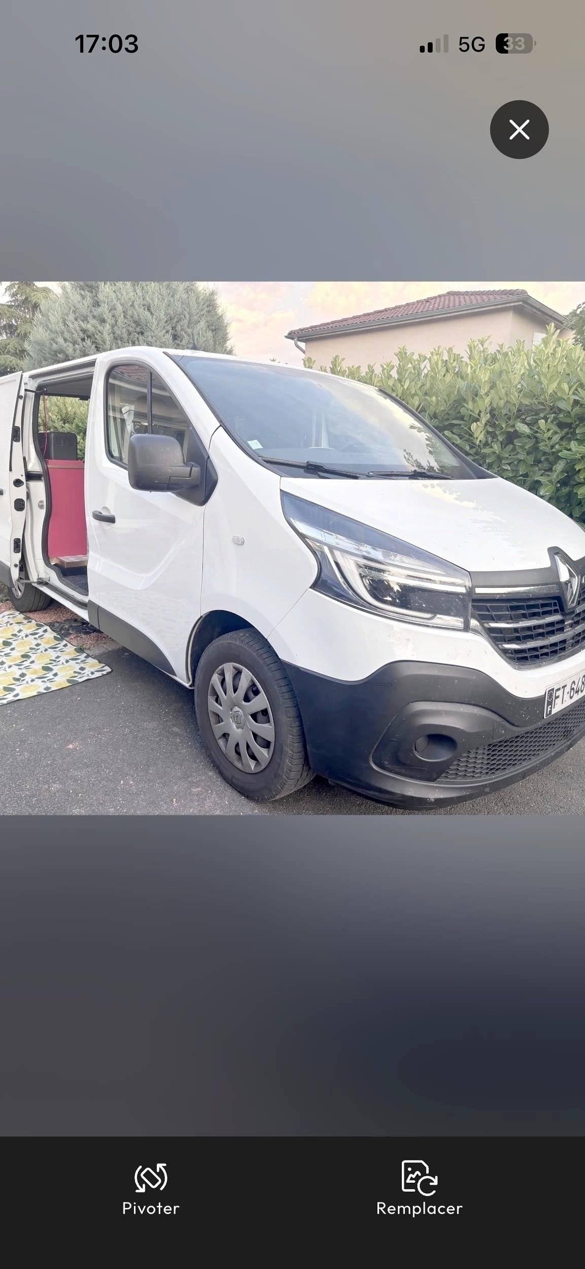 Vista del vehículo ángulo delantero Renault Trafic 1,6 l 145 ch - Yescapa