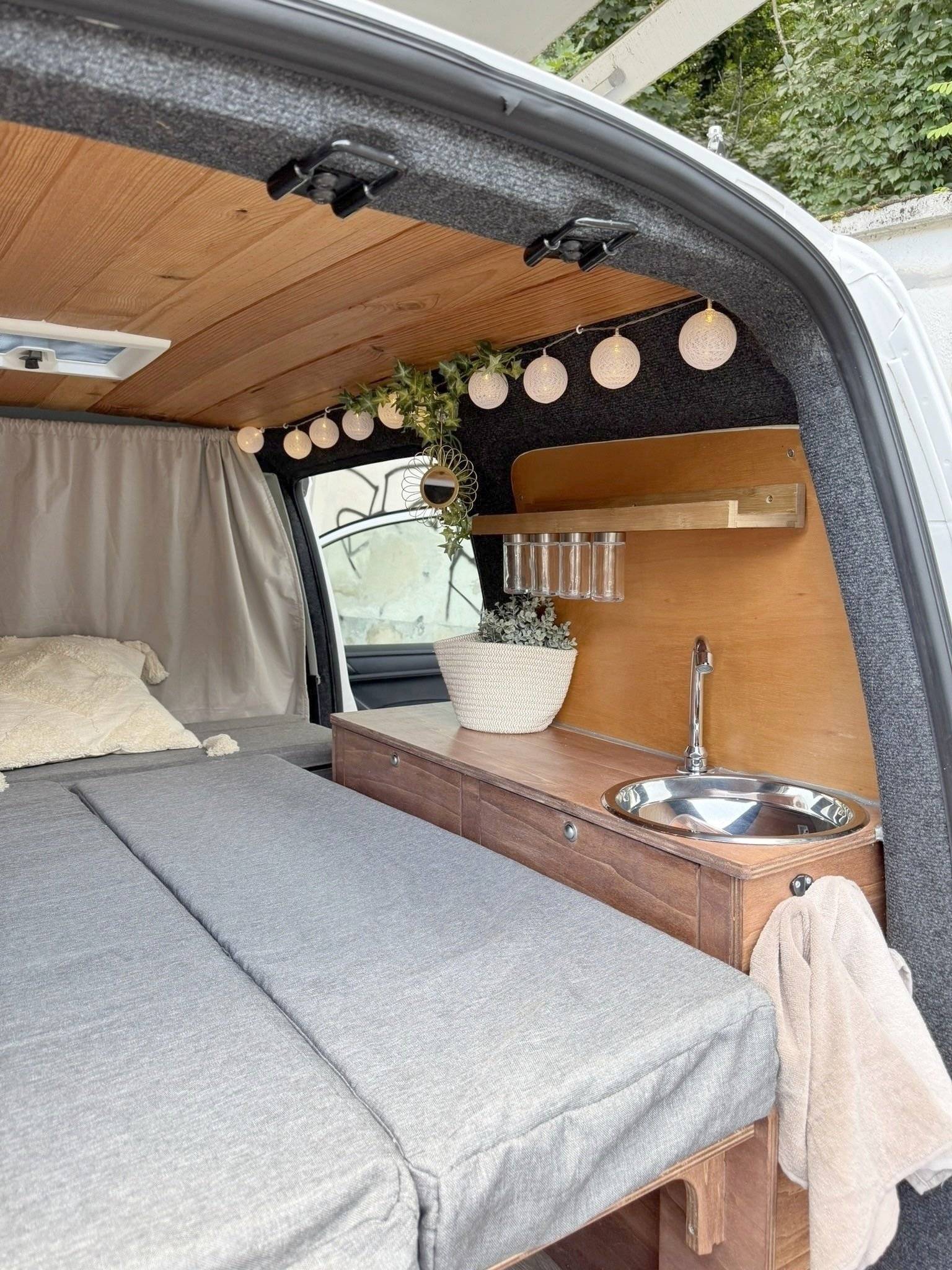 Volkswagen Caddy 2,0 l 102 ch