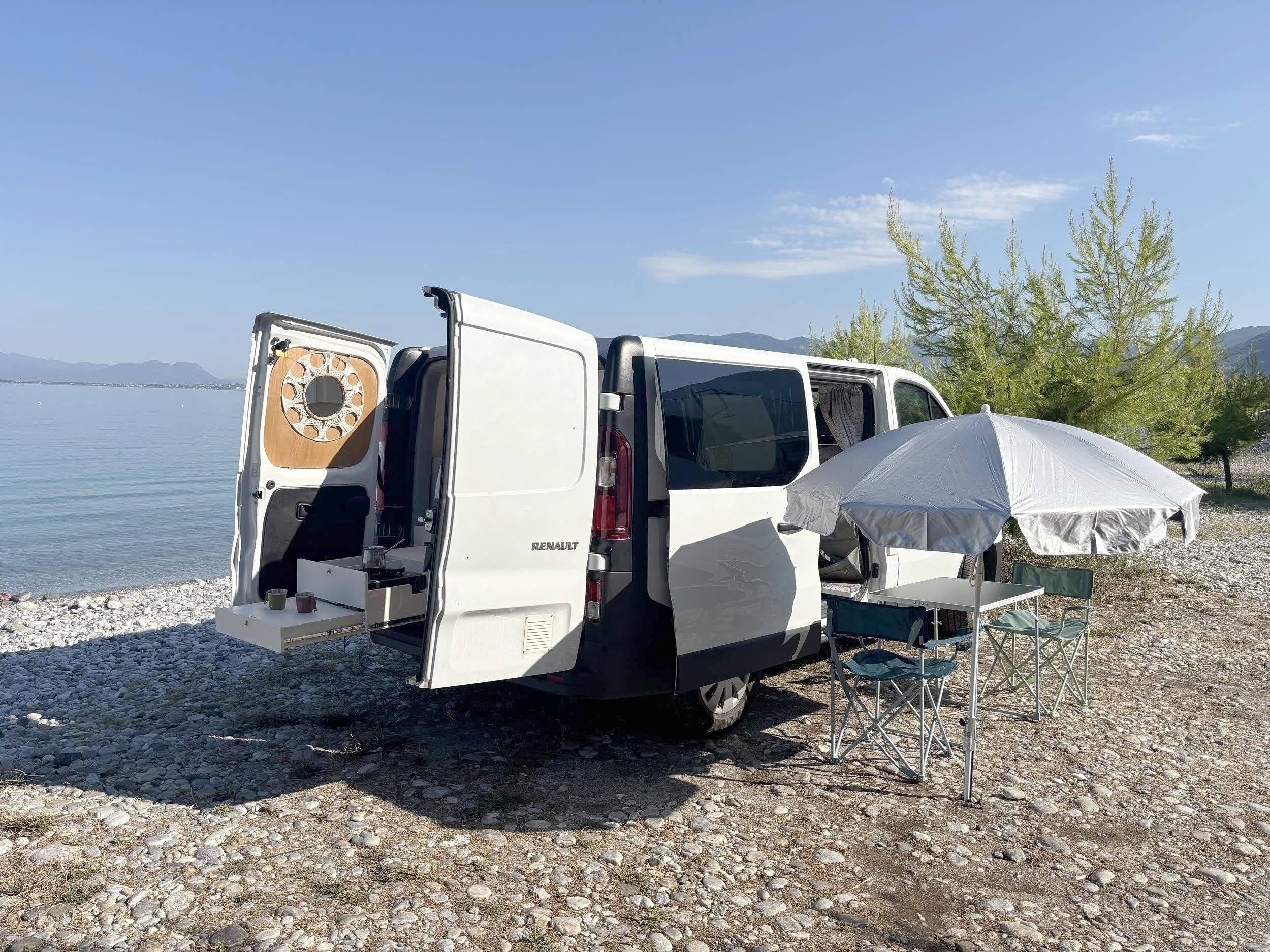Eethoek Renault Trafic 1,6 l 115ch - Yescapa