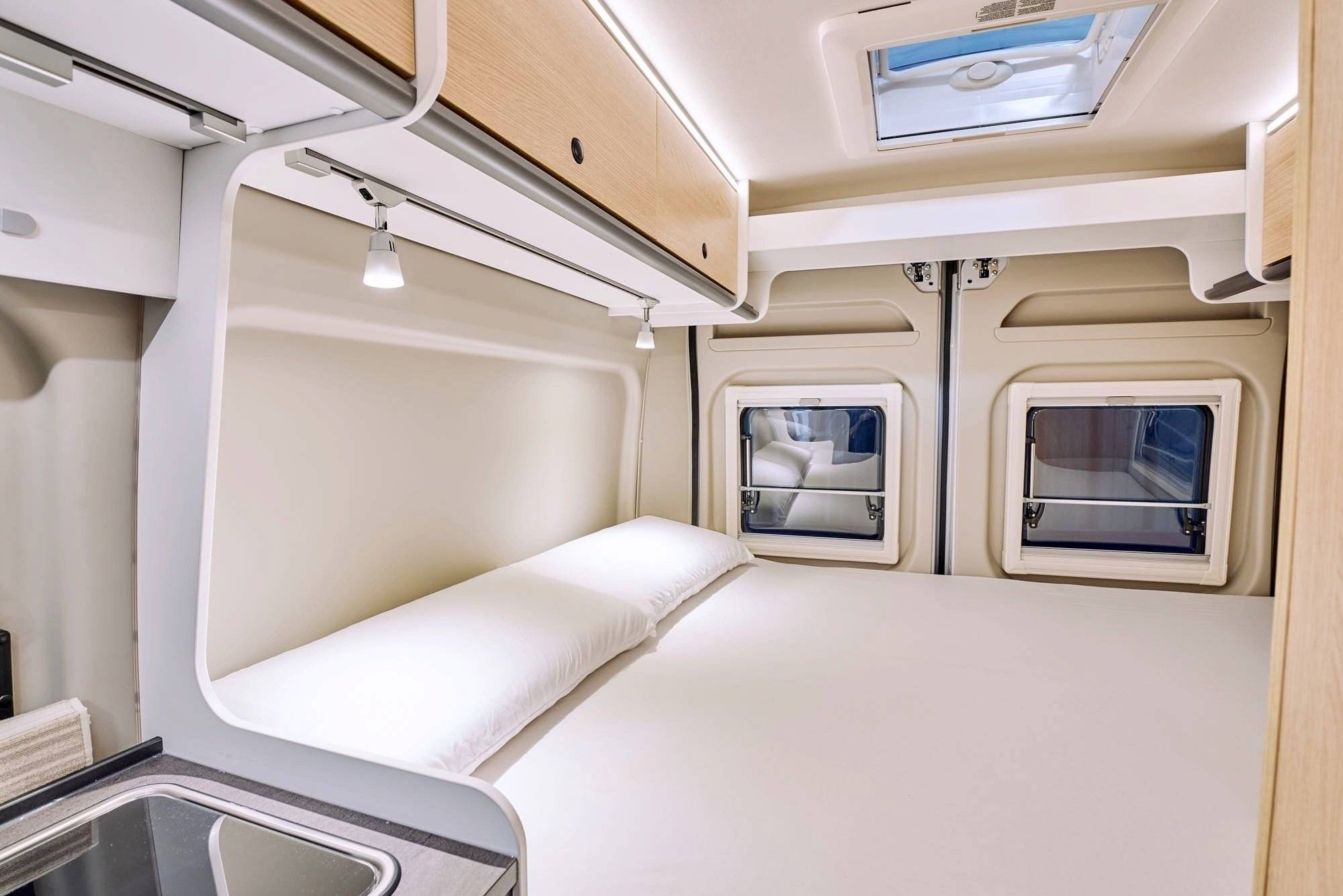 Sunlight Cliff 600 X