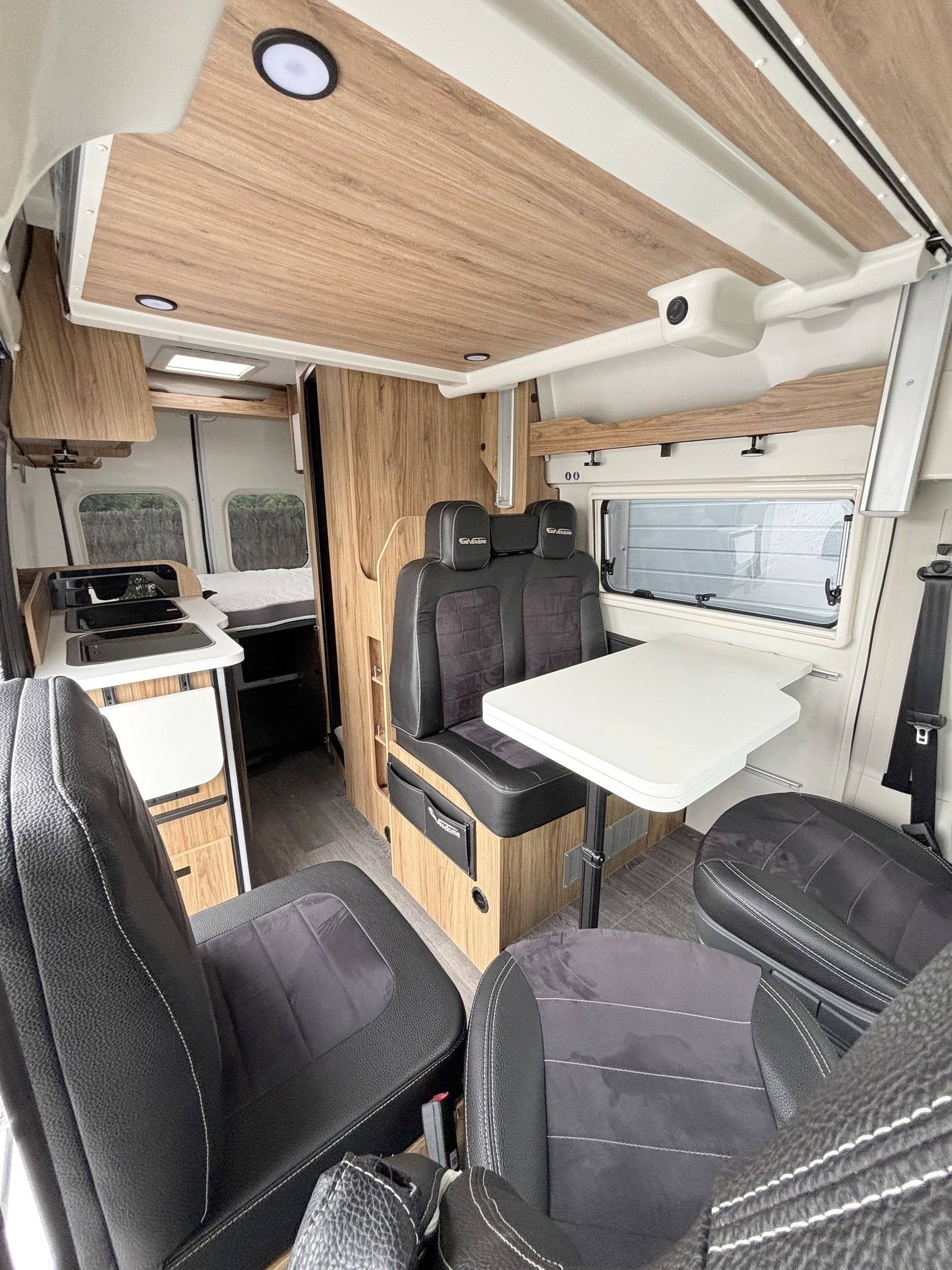 Font Vendôme terra van