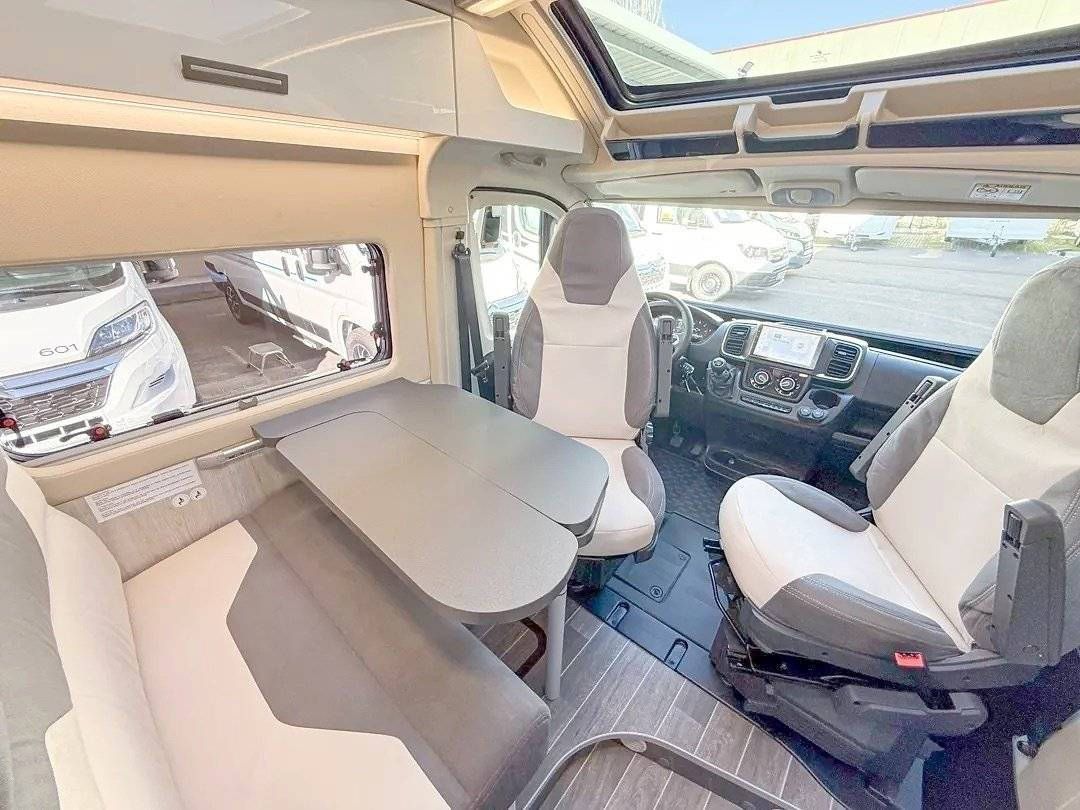 Menjador Fiat Ducato - Yescapa