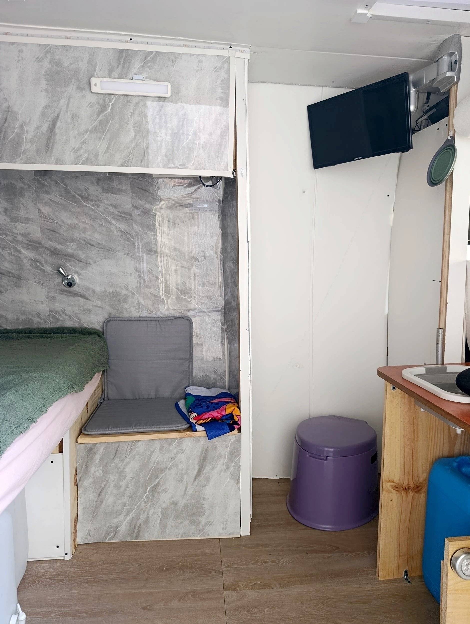 3 C Cartier/Brisebras Vadecamper 