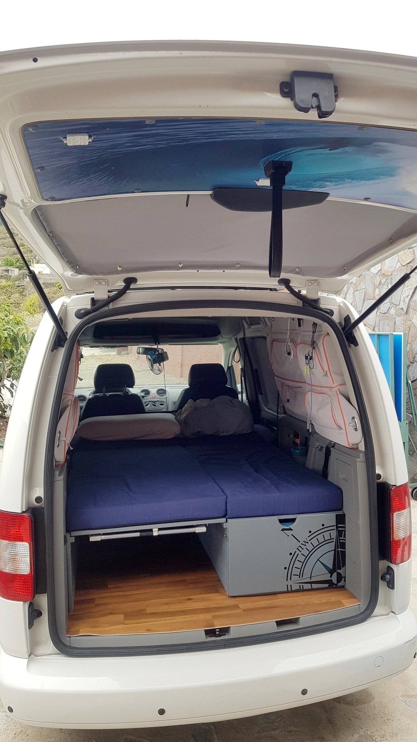 Schlafplätze Volkswagen Caddy Maxi 2 l 105 ch - Yescapa