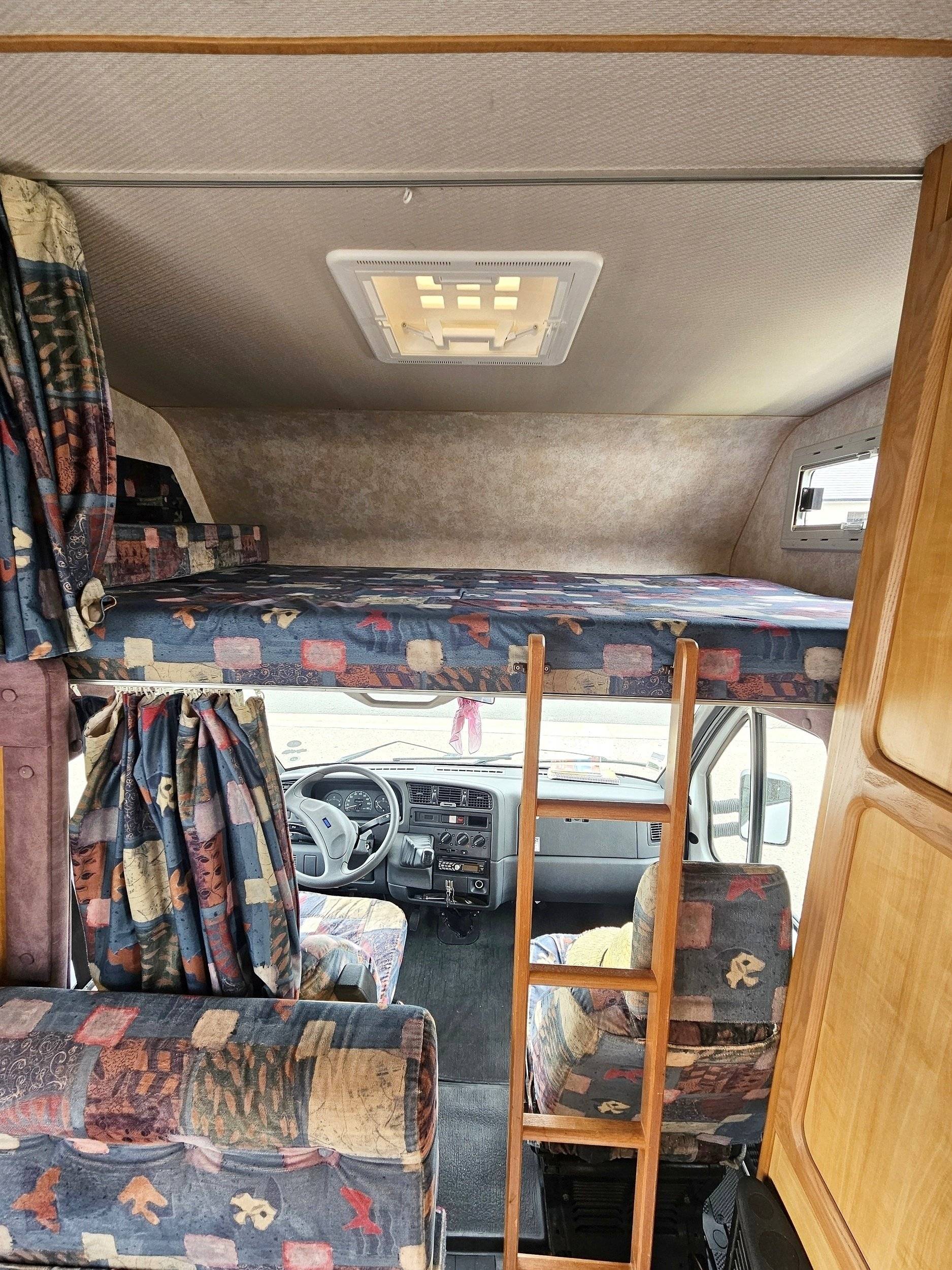 Couchages Fiat FIAT DUCATO 2.5 TD - Yescapa