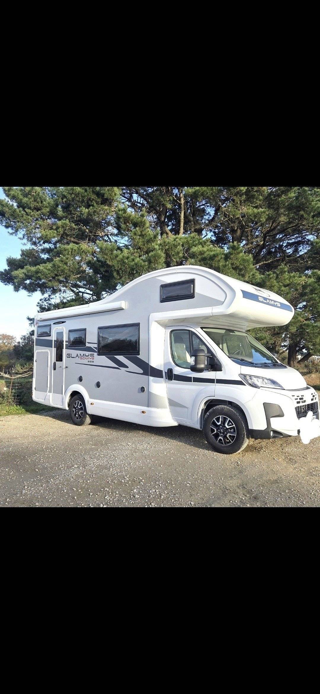Vue avant de 3/4 Fiat FIAT DUCATO - Yescapa