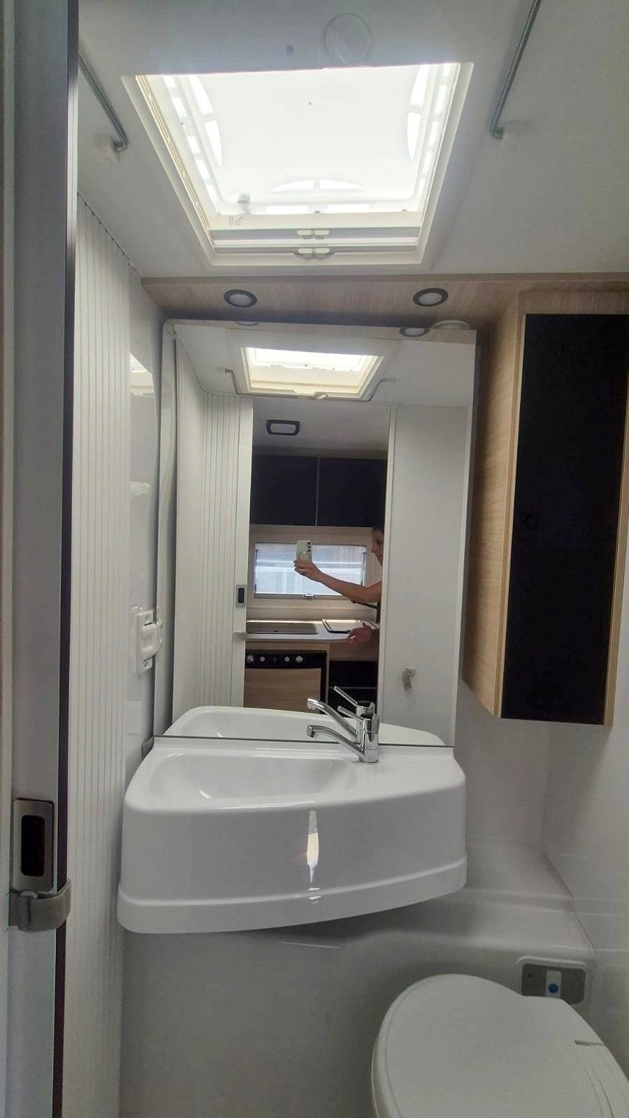 Challenger ford transit