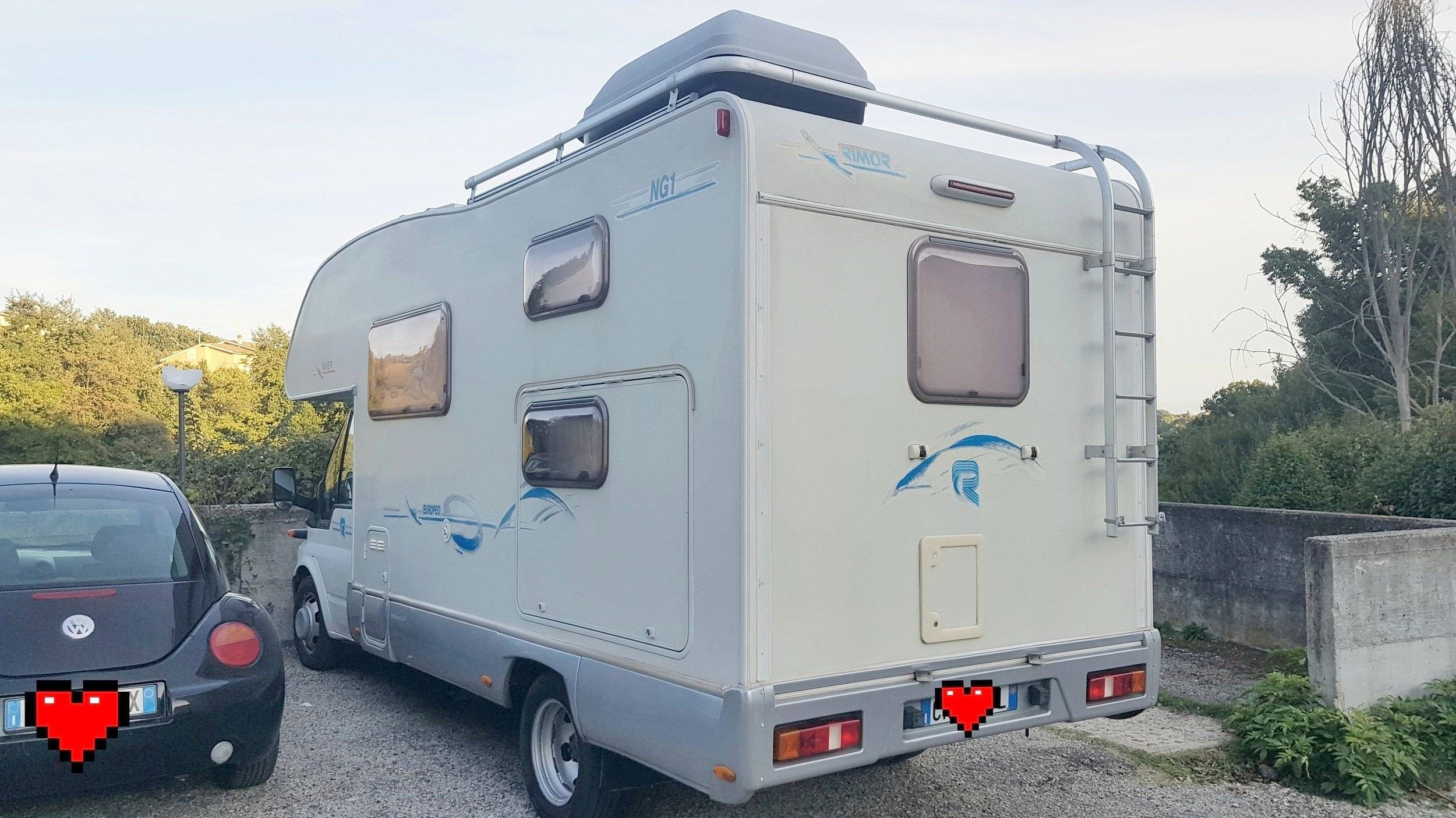 Rear view Ford Transit 2,4 l 115 ch - Yescapa