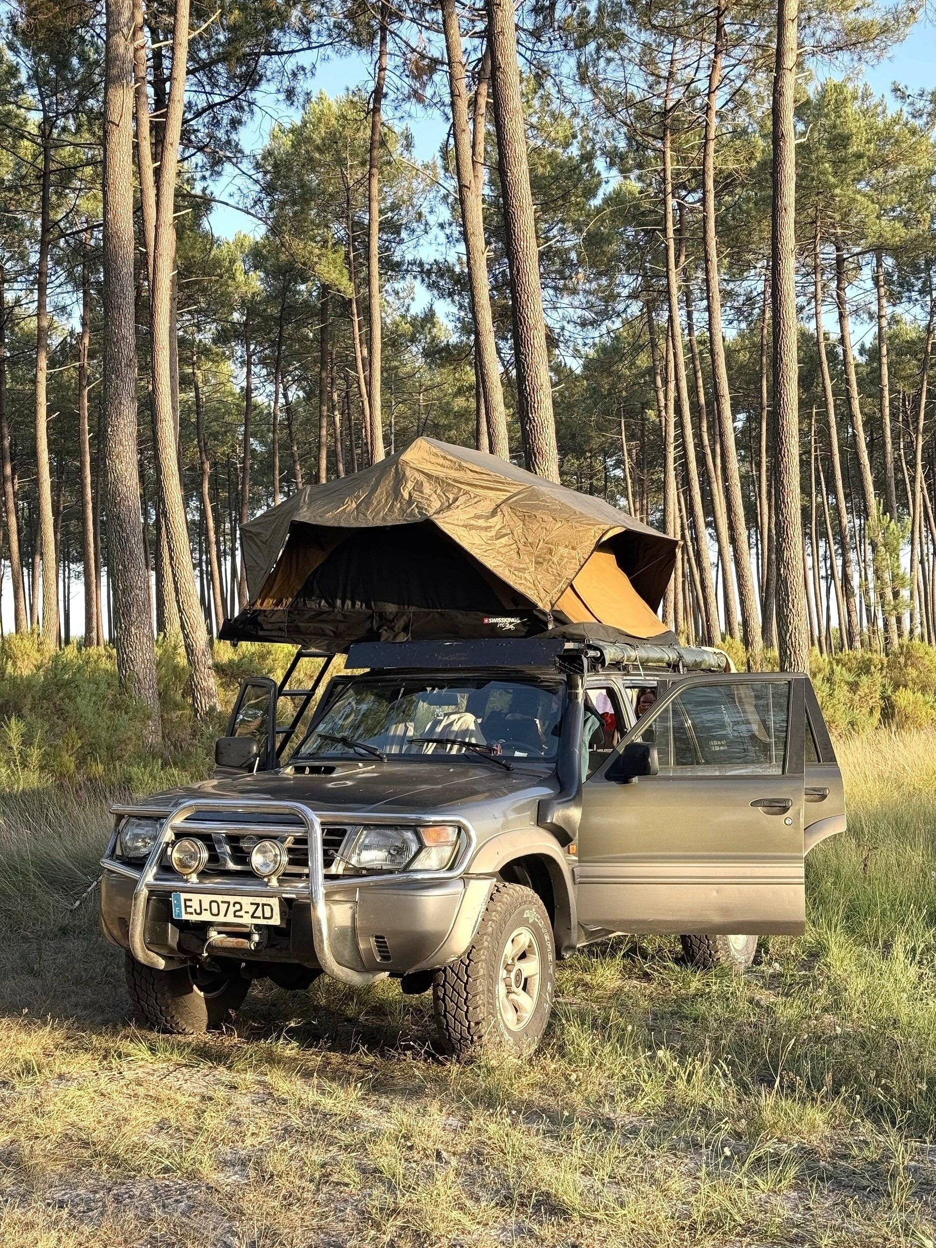 Vue avant de 3/4 Nissan patrol - Yescapa