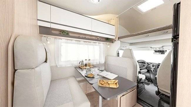 Coin repas Citroën 2.2 hdi plus 140hp - Yescapa