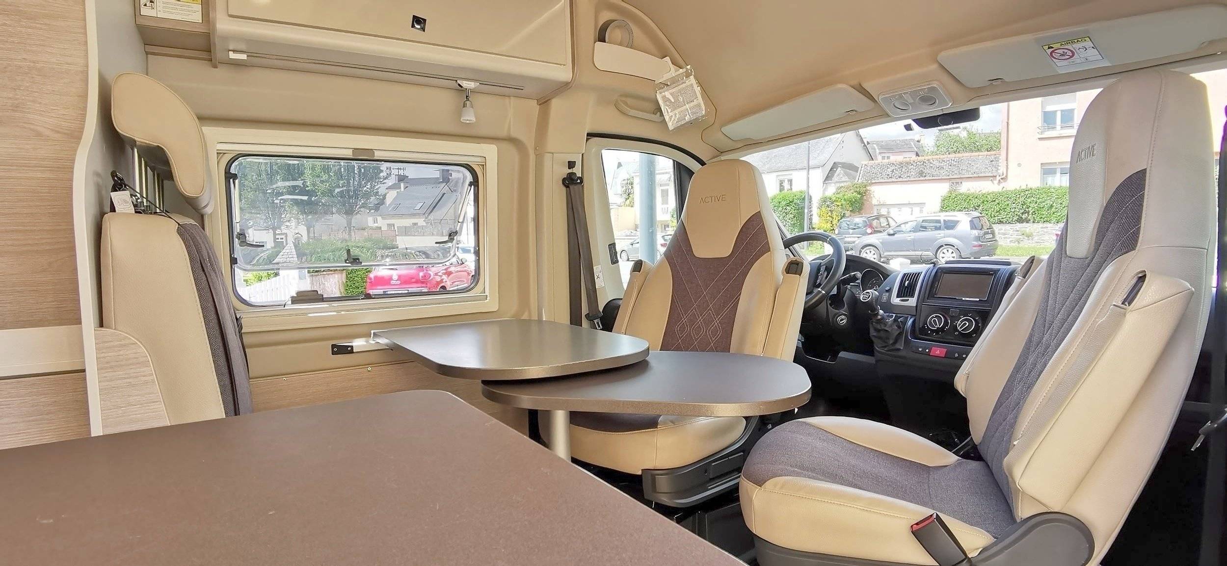 Coin repas Fiat Ducato 2,3 l 140 CV - Yescapa