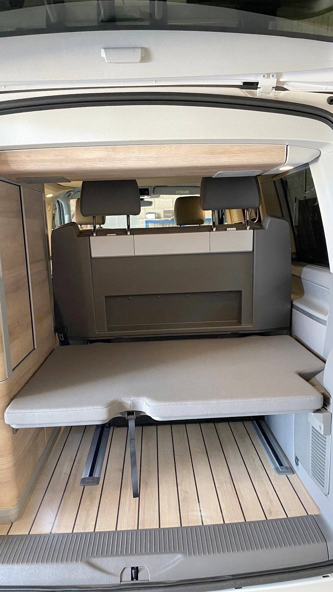 Dormidas Volkswagen VOLKSWAGEN CALIFORNIA - Yescapa