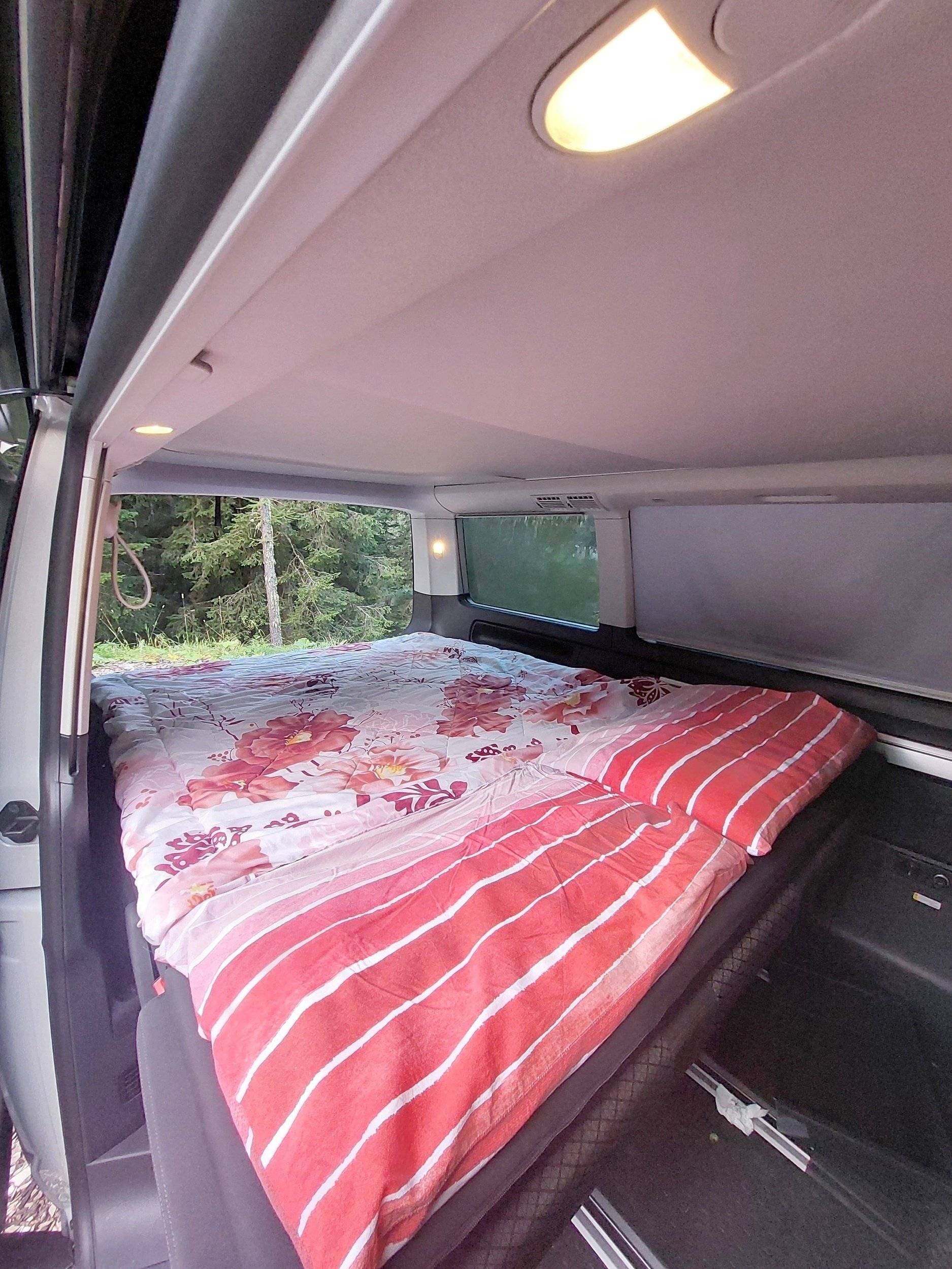 Berth Volkswagen California T6.1 - Yescapa