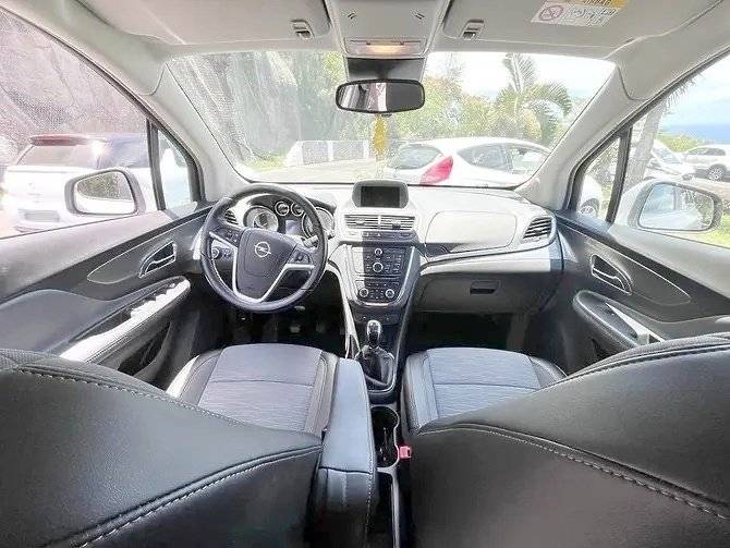 Driver's compartment Opel Mokka Dodo - Yescapa