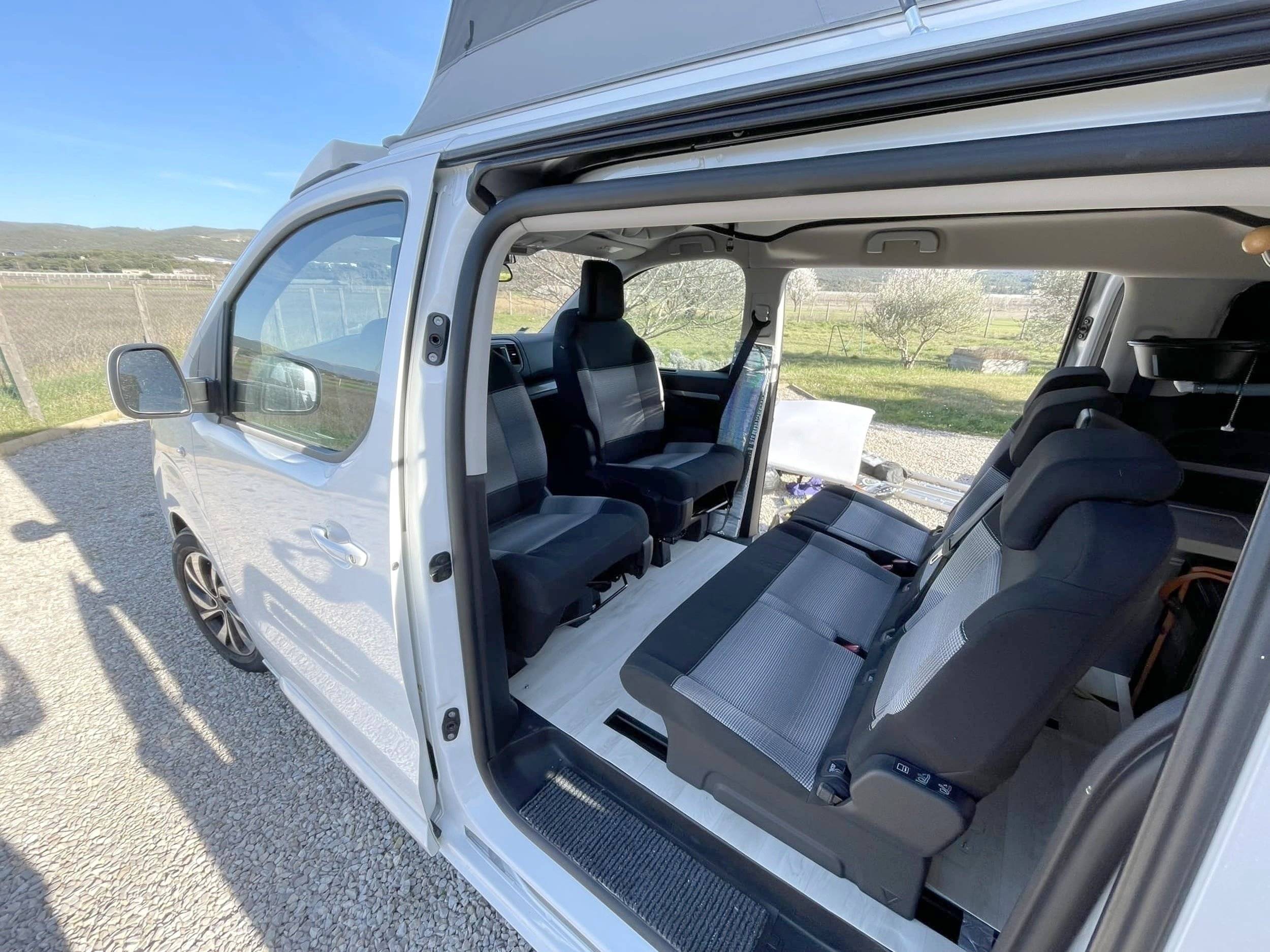 Poste de conduite Citroën Spacetourer - Yescapa