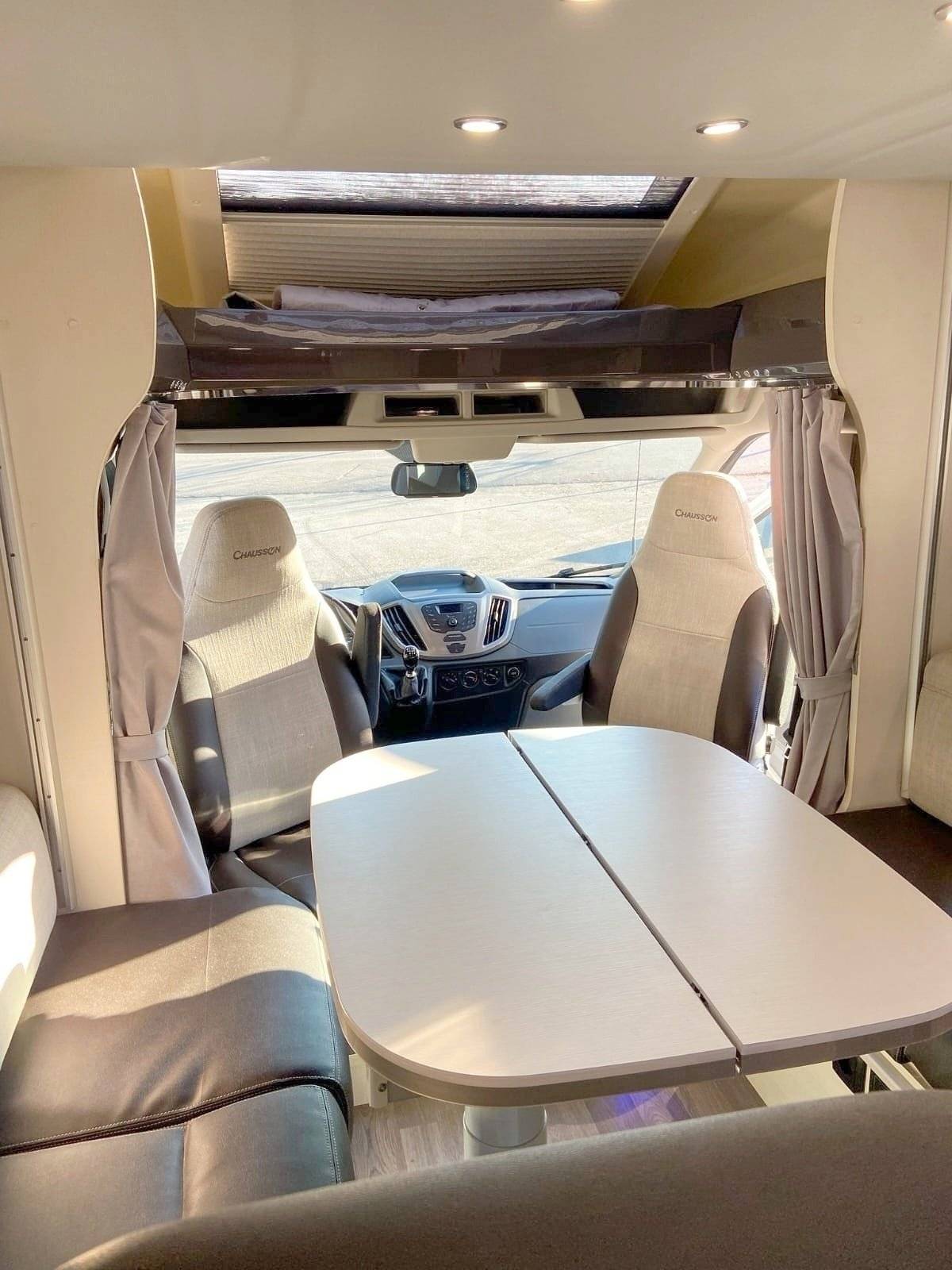 Menjador Ford transit 2.0tdi 170cv - Yescapa