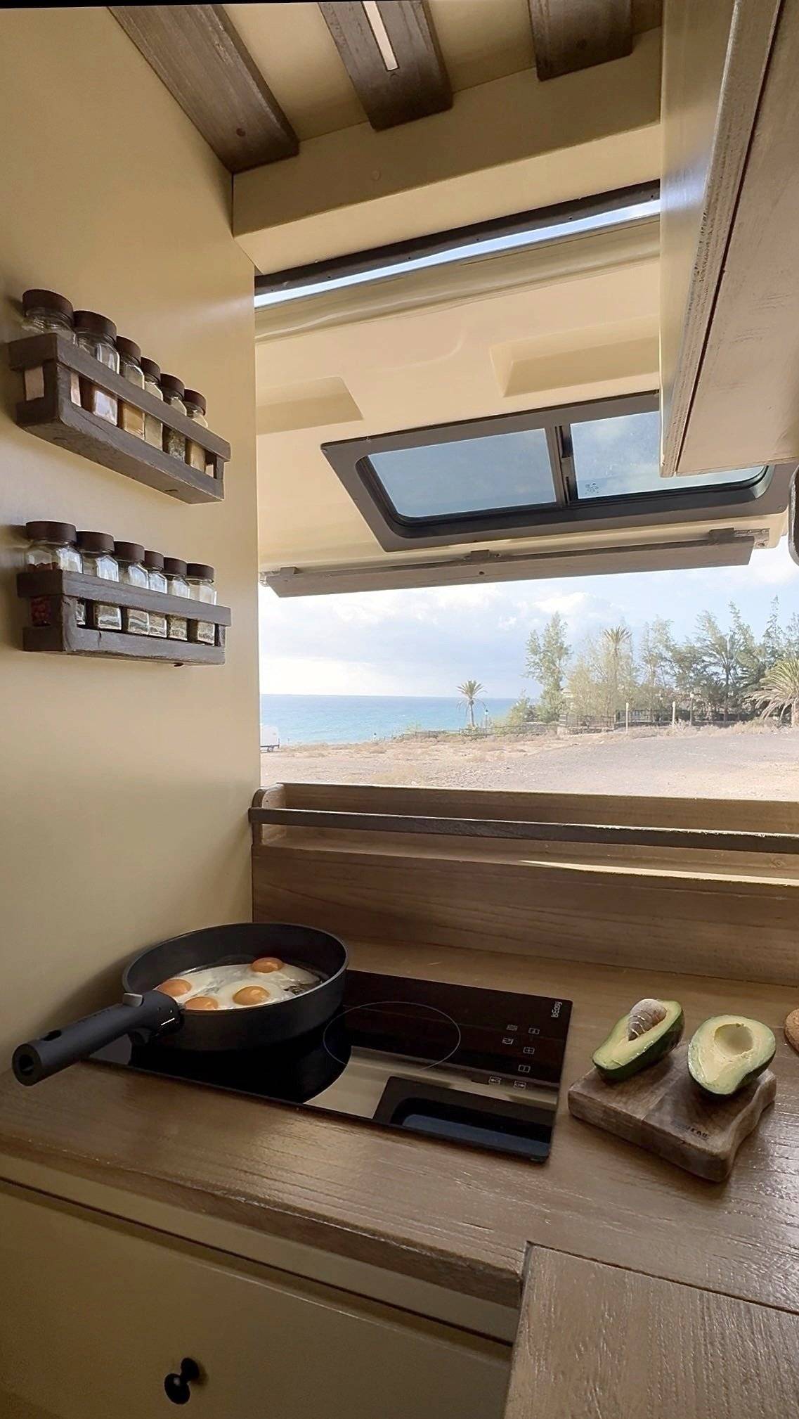 Coin repas Fiat Ducato 2,3 l Multijet 130 ch. - Yescapa