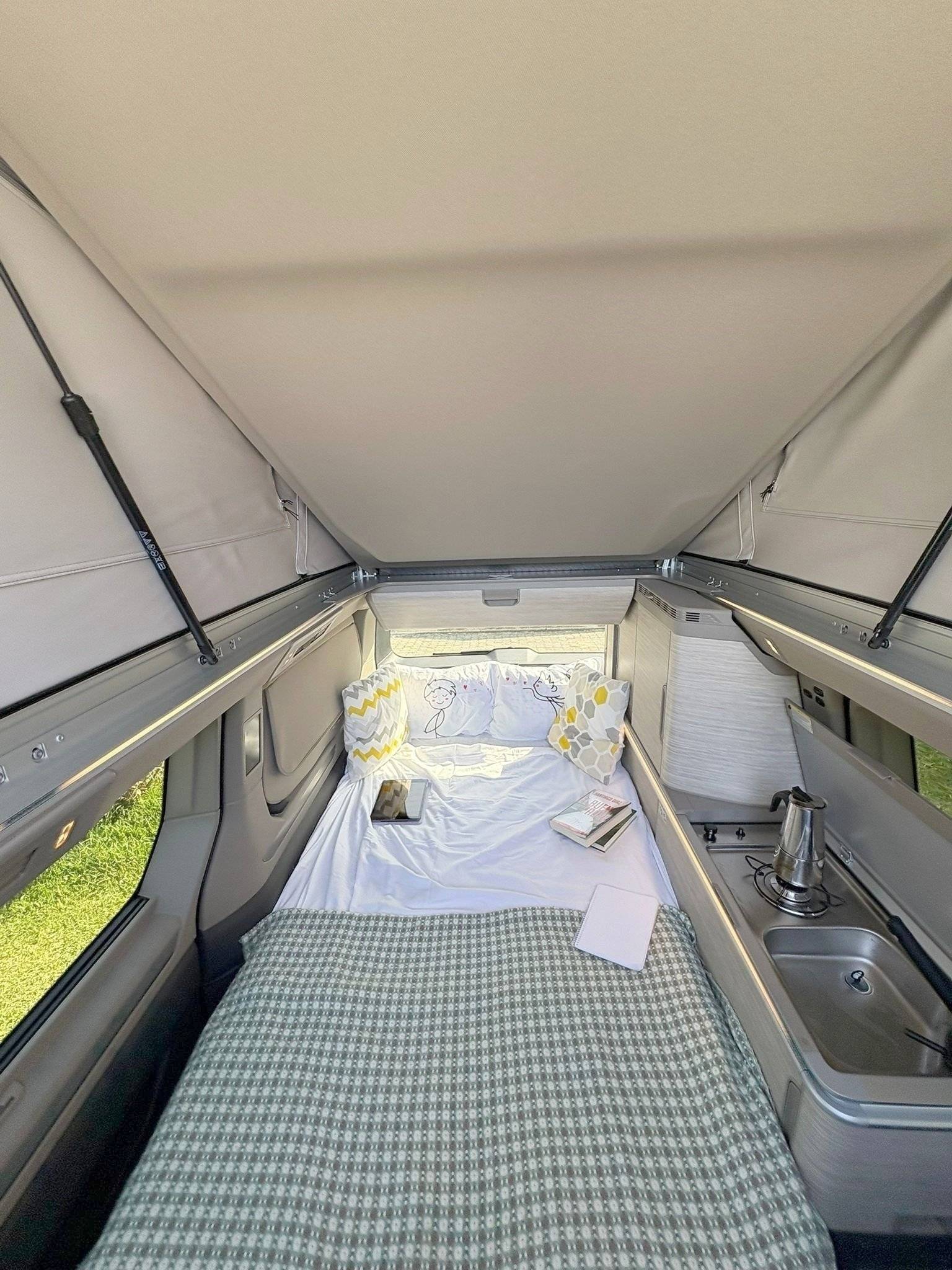 Couchages Volkswagen T7 CALIFORNIA OCEAN - Yescapa