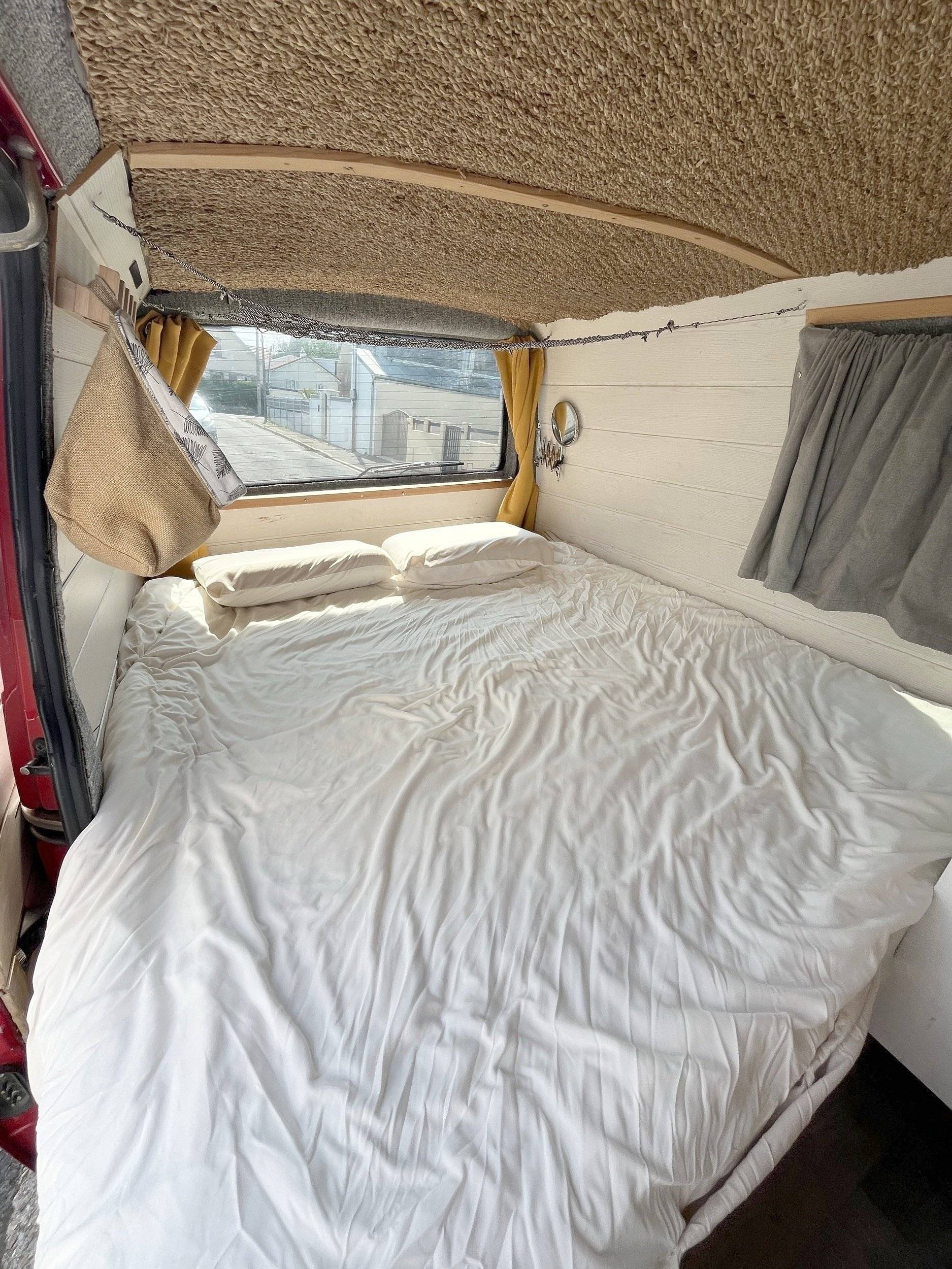 Berth Volkswagen T4 2,5l 102cv - Yescapa