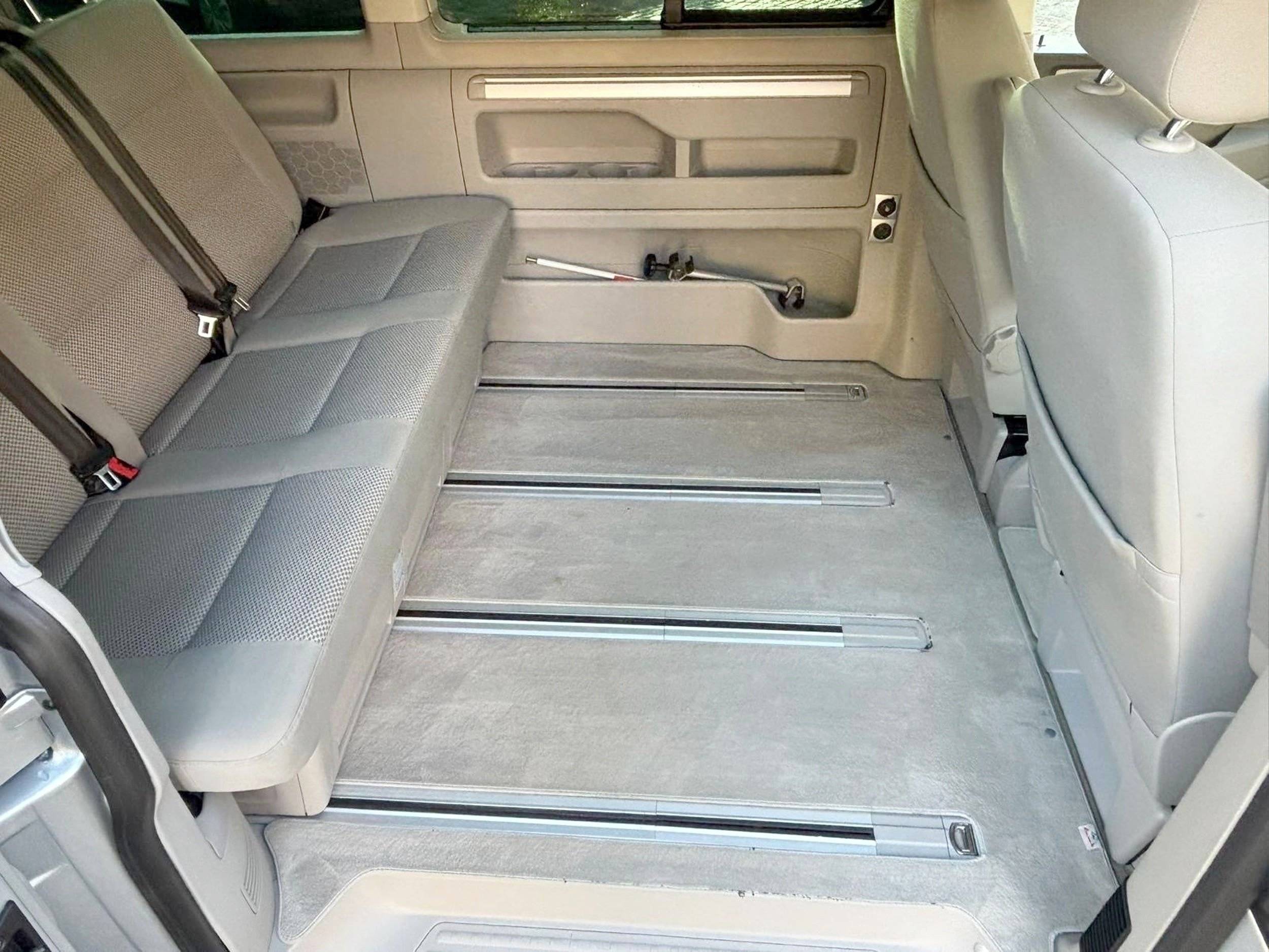 Dining Area Volkswagen T6 2,0 l 204 ch 4 Motion - Yescapa
