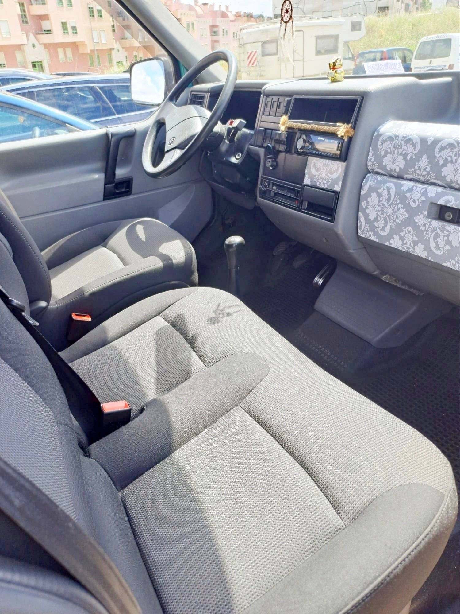 Volkswagen Transporter T4 2.4D