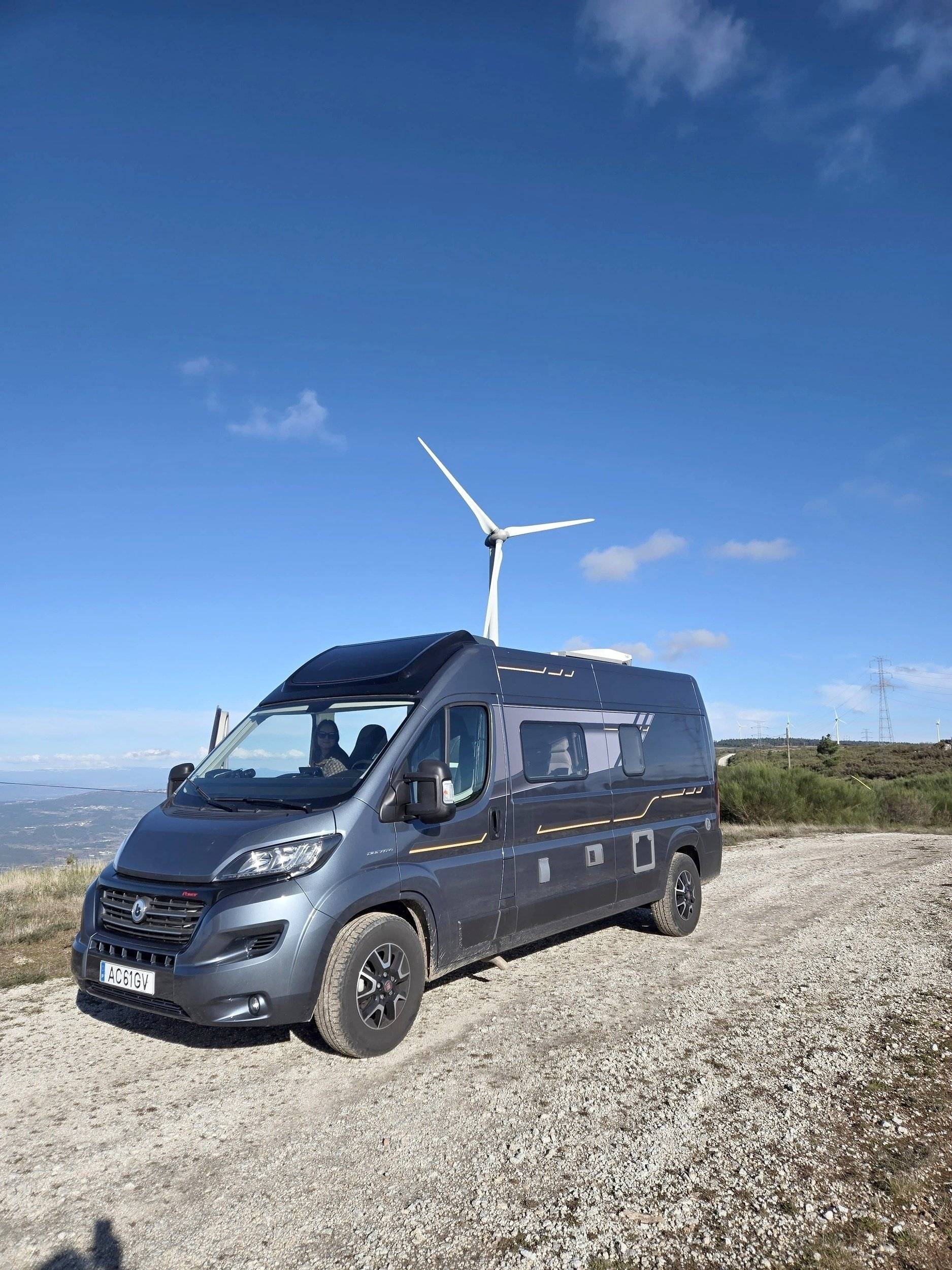 Front view from 3/4 Fiat Ducato 2,3 160 ch. - Yescapa