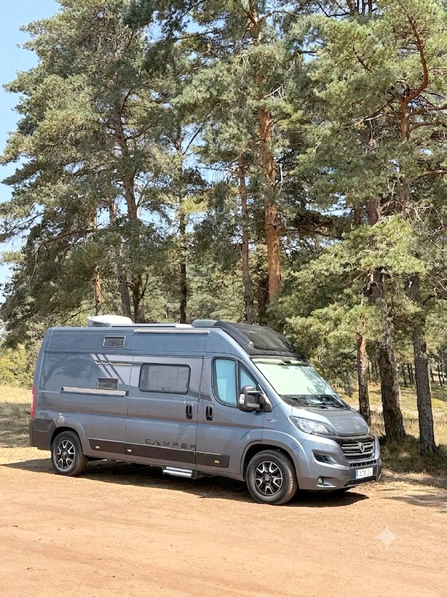 Front view from 3/4 Fiat Ducato 2,3 160 ch. - Yescapa