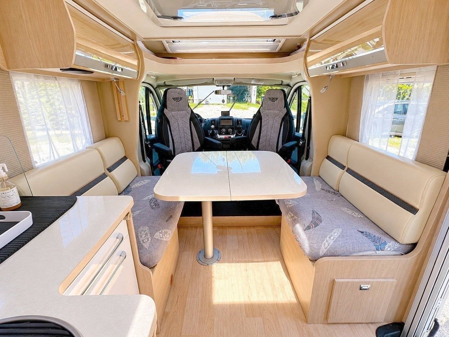 Área de jantar Fiat 2,3 l 130 ch - Yescapa