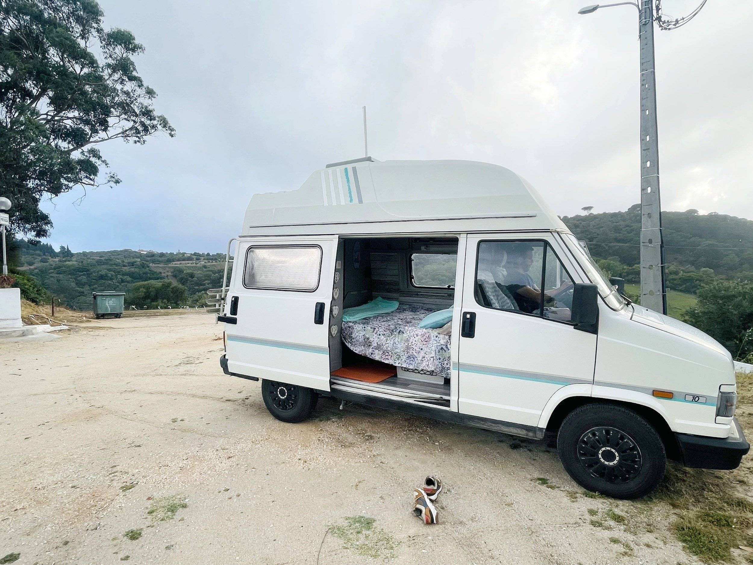 schräge Vorderansicht Fiat Ducato 290 - Yescapa
