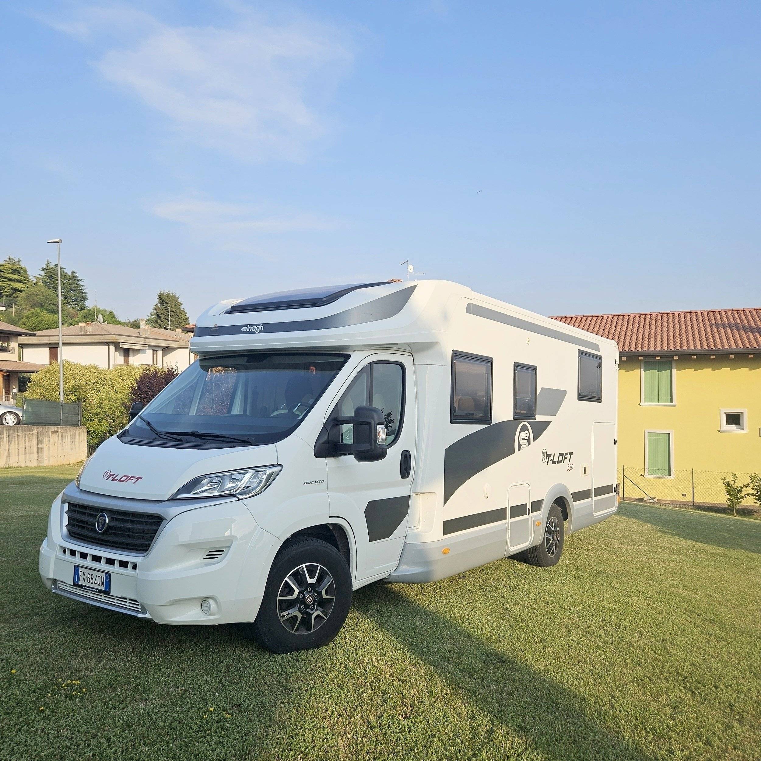 Vista de 3/4 Fiat Al-Ko 2,3 l Multijet 150 ch. - Yescapa