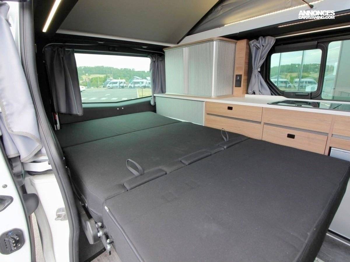 Couchages Renault RENAULT TRAFIC 2.0 DCI 150 - Yescapa