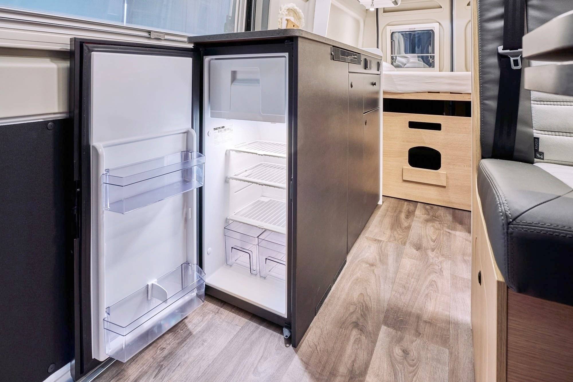 Sunlight Cliff 600 X