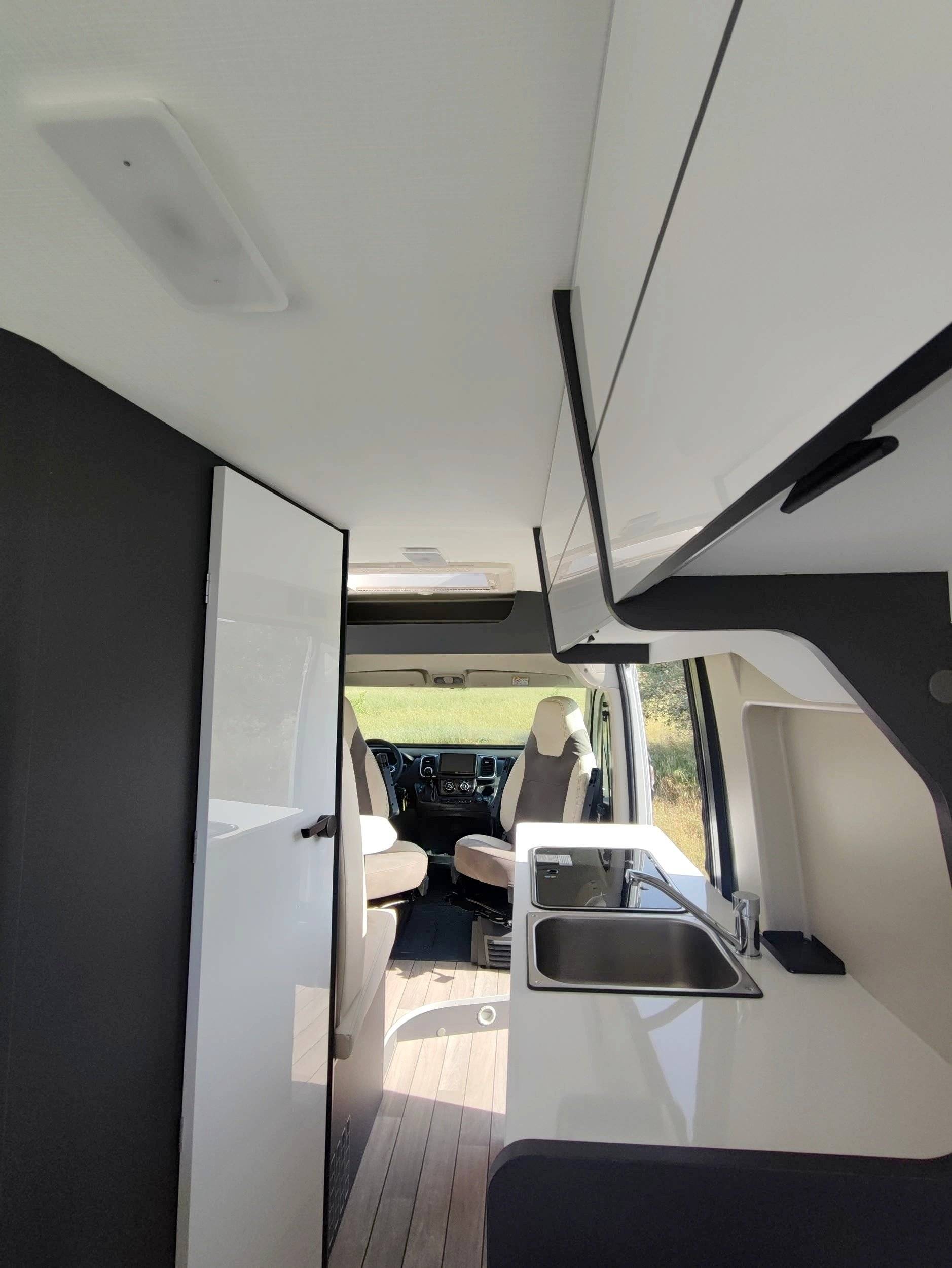 Mclouis Van 3 Luxe Edtion