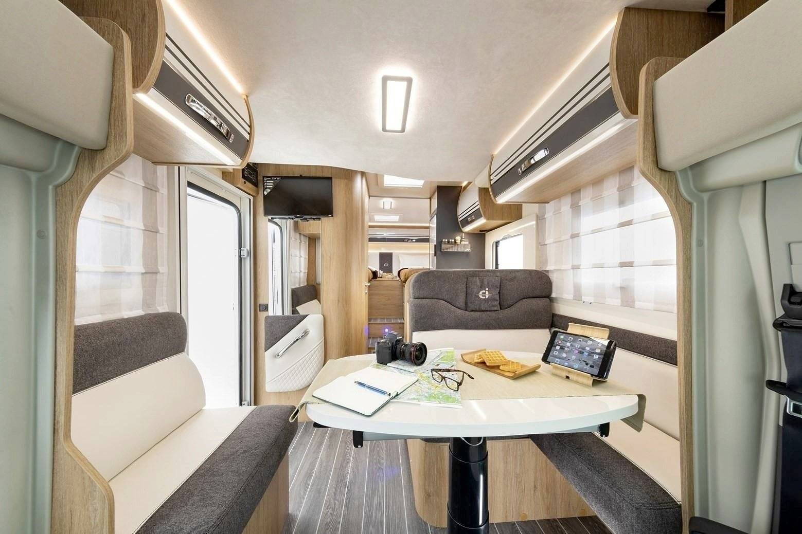 Dinette Ford Transit 2,0 BlueTDCi 170CV - Yescapa
