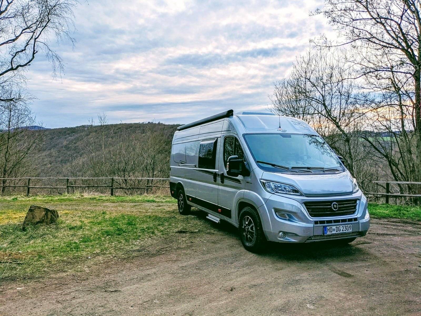 Vue avant de 3/4 Fiat CV640 - Yescapa