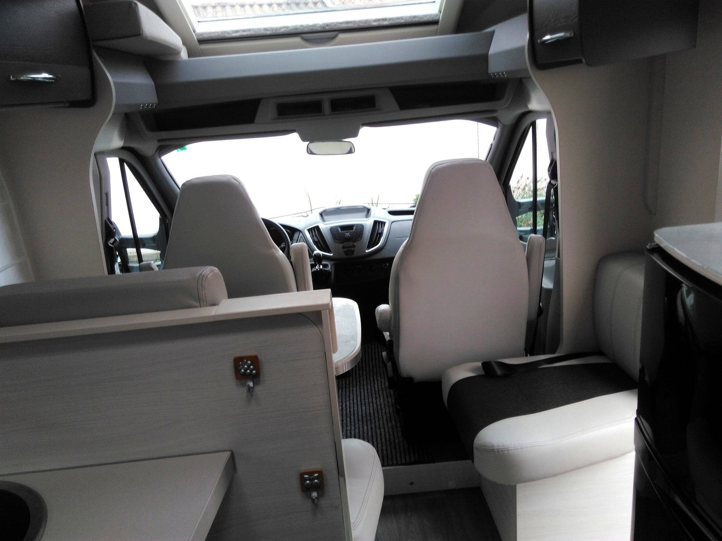 Challenger/MAGEO/288EB Transit 2,2 l 155 ch