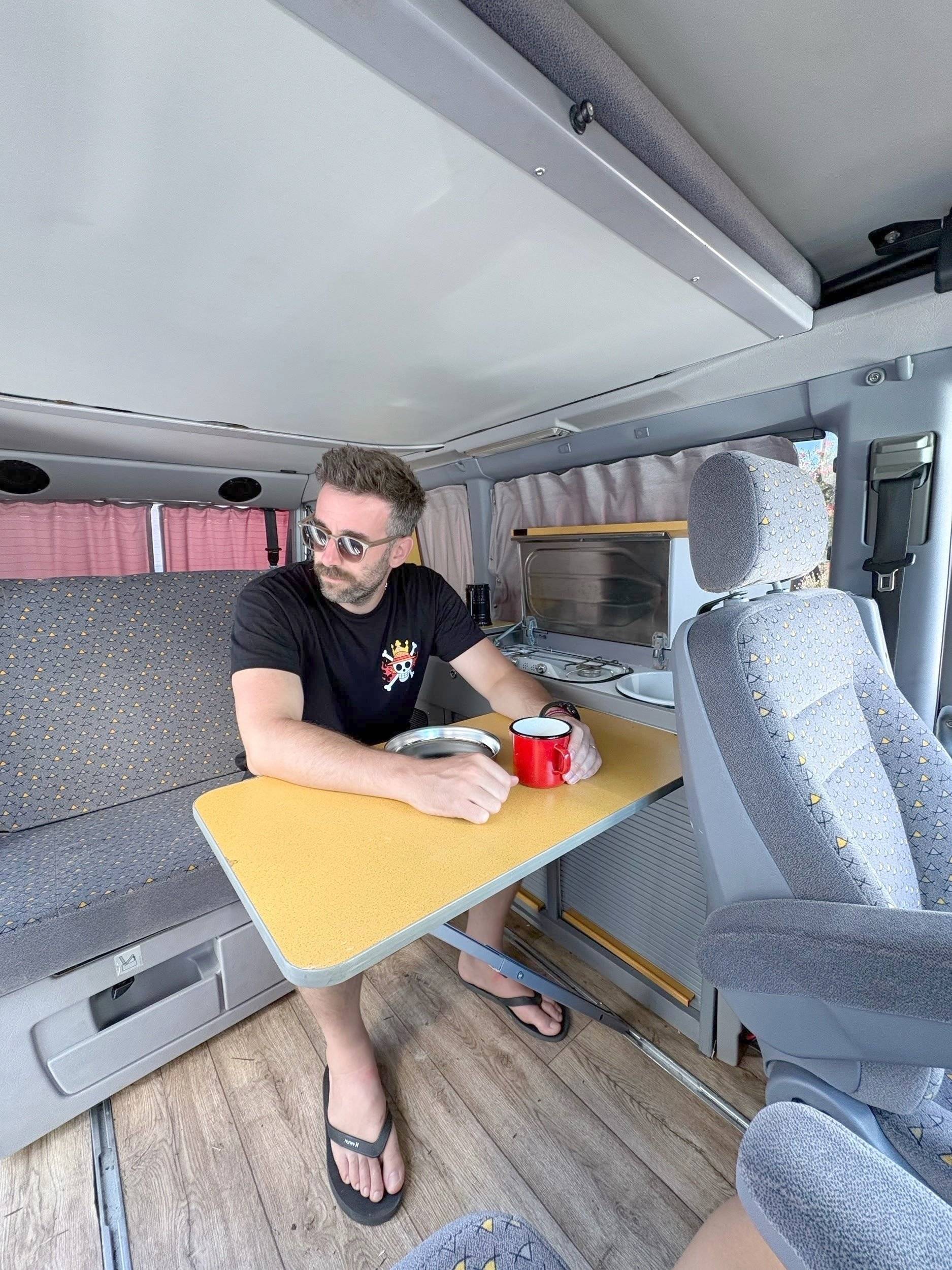 Eethoek Mercedes Vito 112 CDI - Yescapa