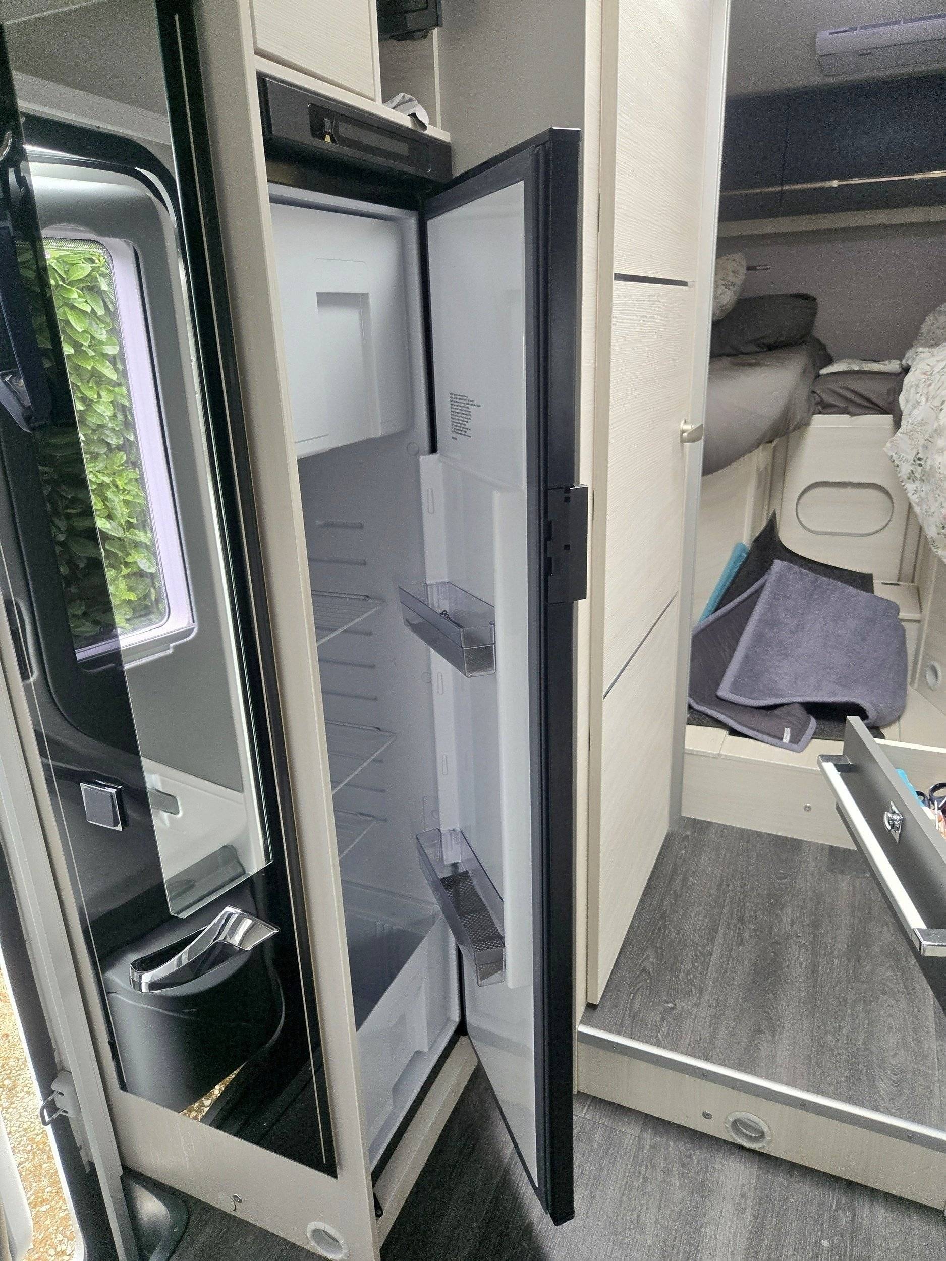 Eethoek Ford Transit 2,0 l 170 ch - Yescapa