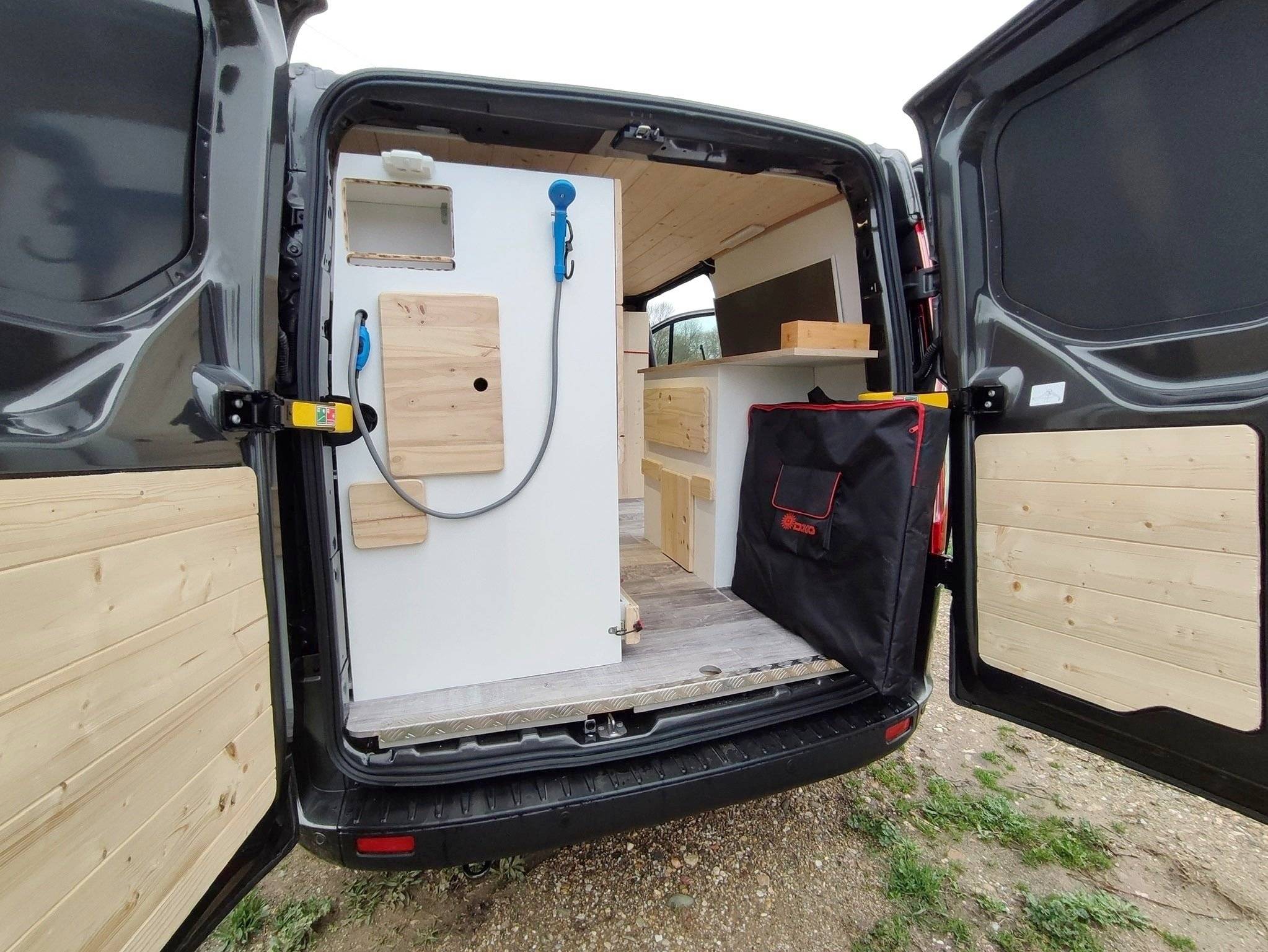 Concept Van Loisirs FORD TRANSIT