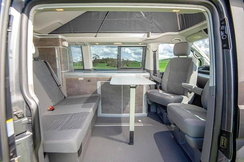 Dining Area Volkswagen 2,0 l 140 ch - Yescapa