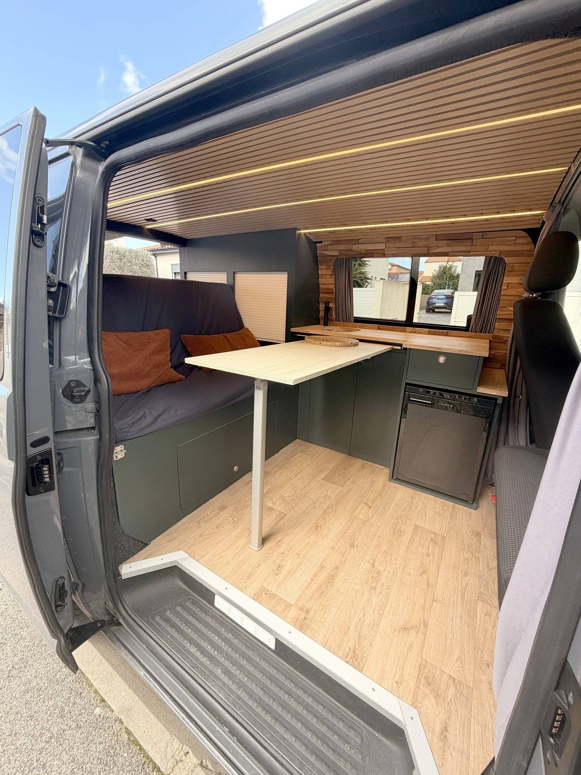 Eethoek Volkswagen Transporter T6.1  2,0 l 150ch DSG7 - Yescapa