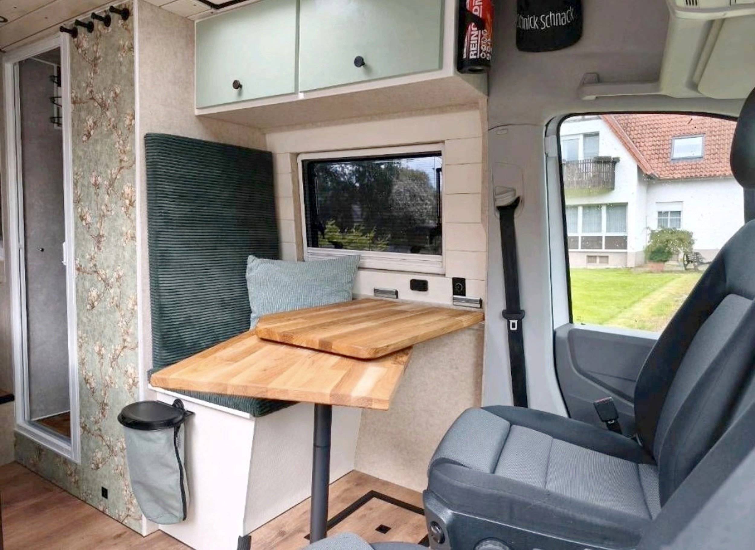 Comedor Volkswagen Crafter H3 L4 - Yescapa