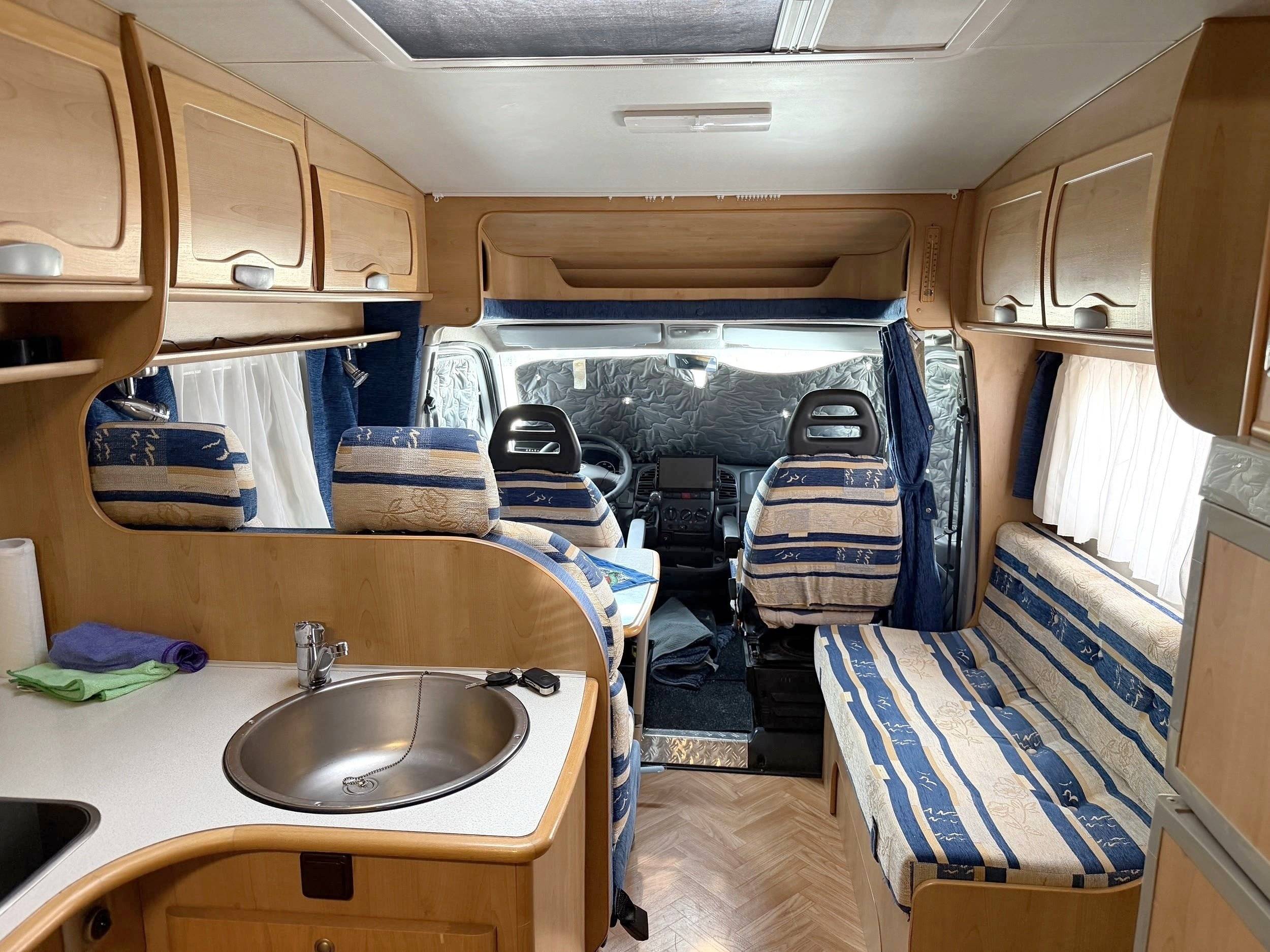 Área de jantar Fiat Ducato 2,8 l 115 ch/Al-Ko - Yescapa