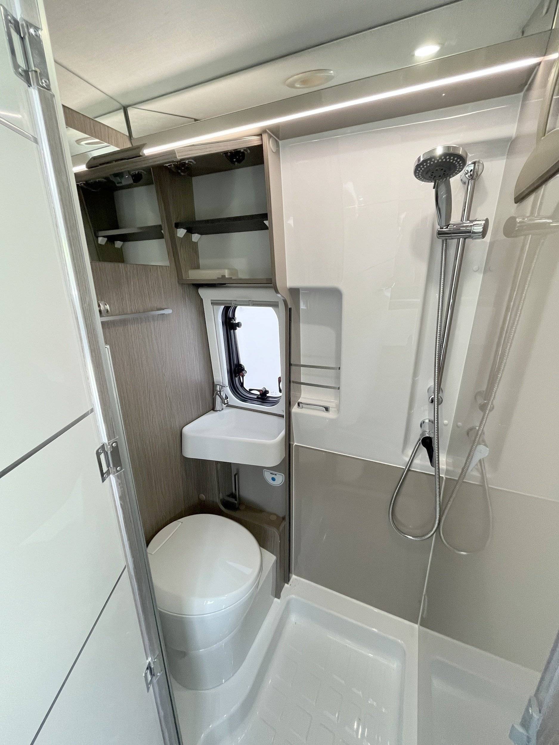 Chausson V594 MAX ROADLINE VIP