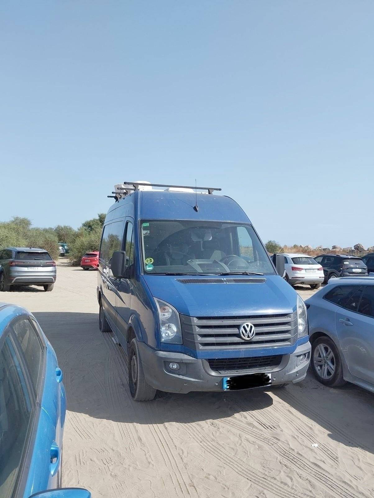 Front view from 3/4 Volkswagen - Yescapa
