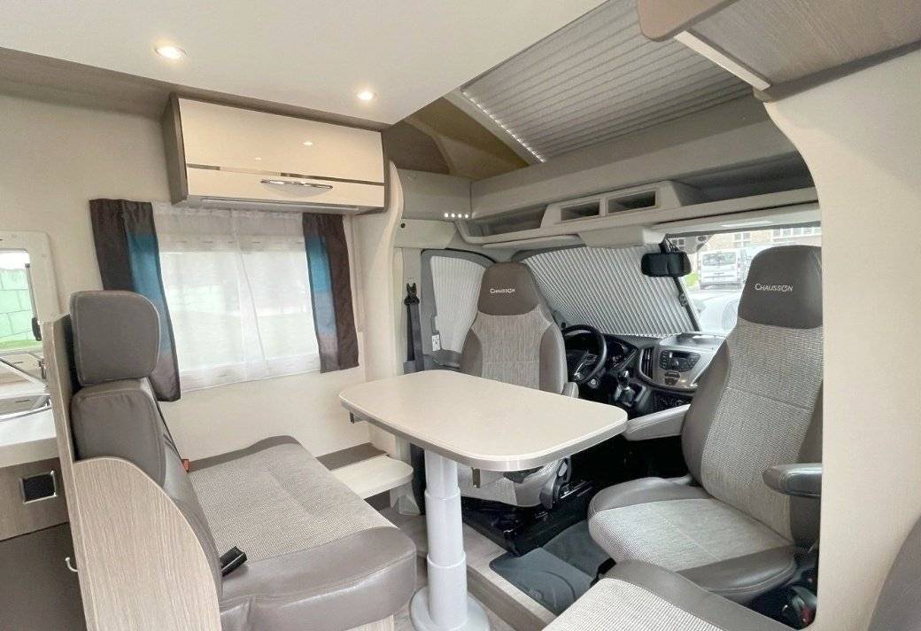 Dinette Ford Ford TRANSIT 155CV - Yescapa