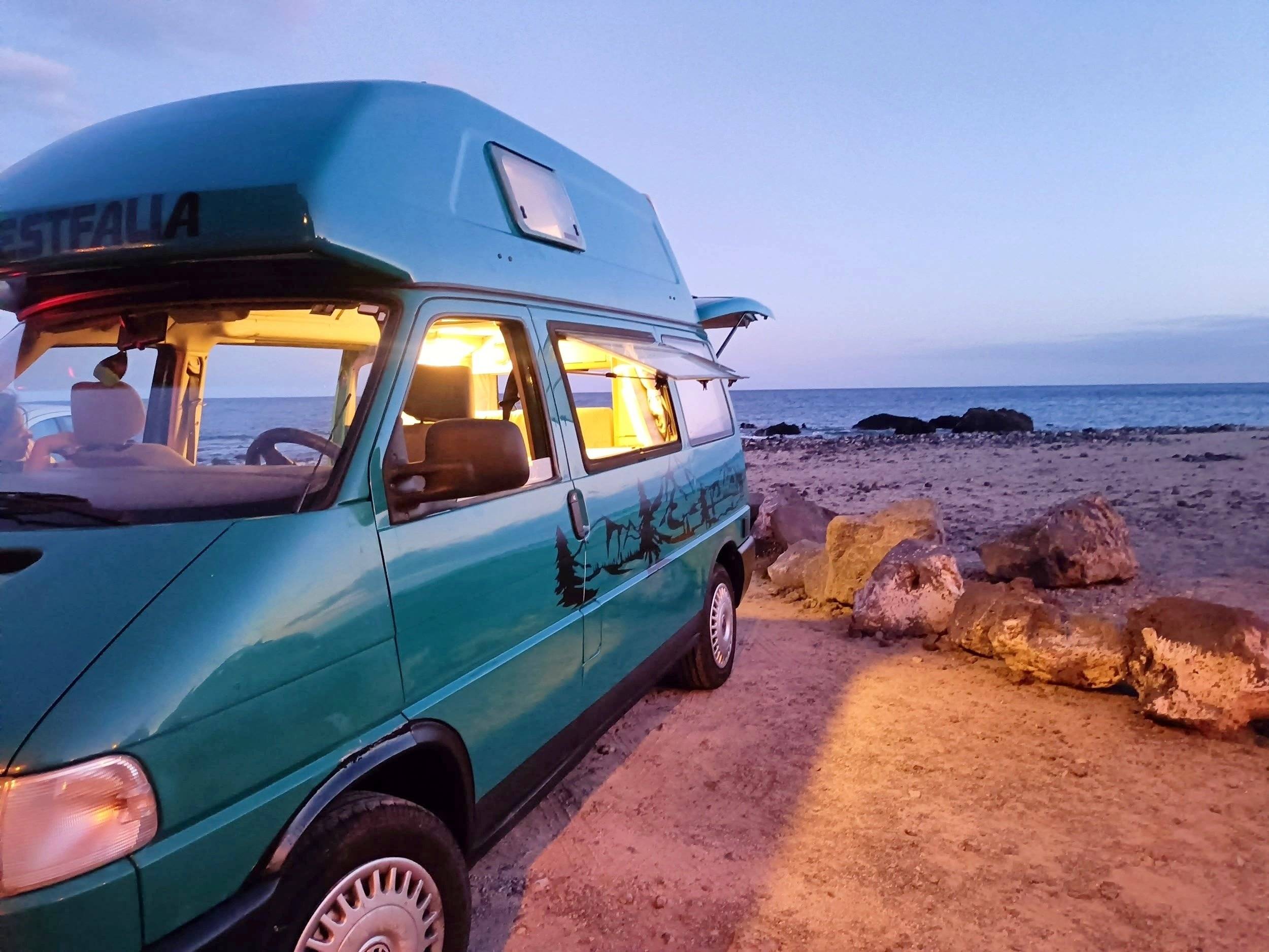 Front view from 3/4 Volkswagen Volkswagen T4 - Yescapa