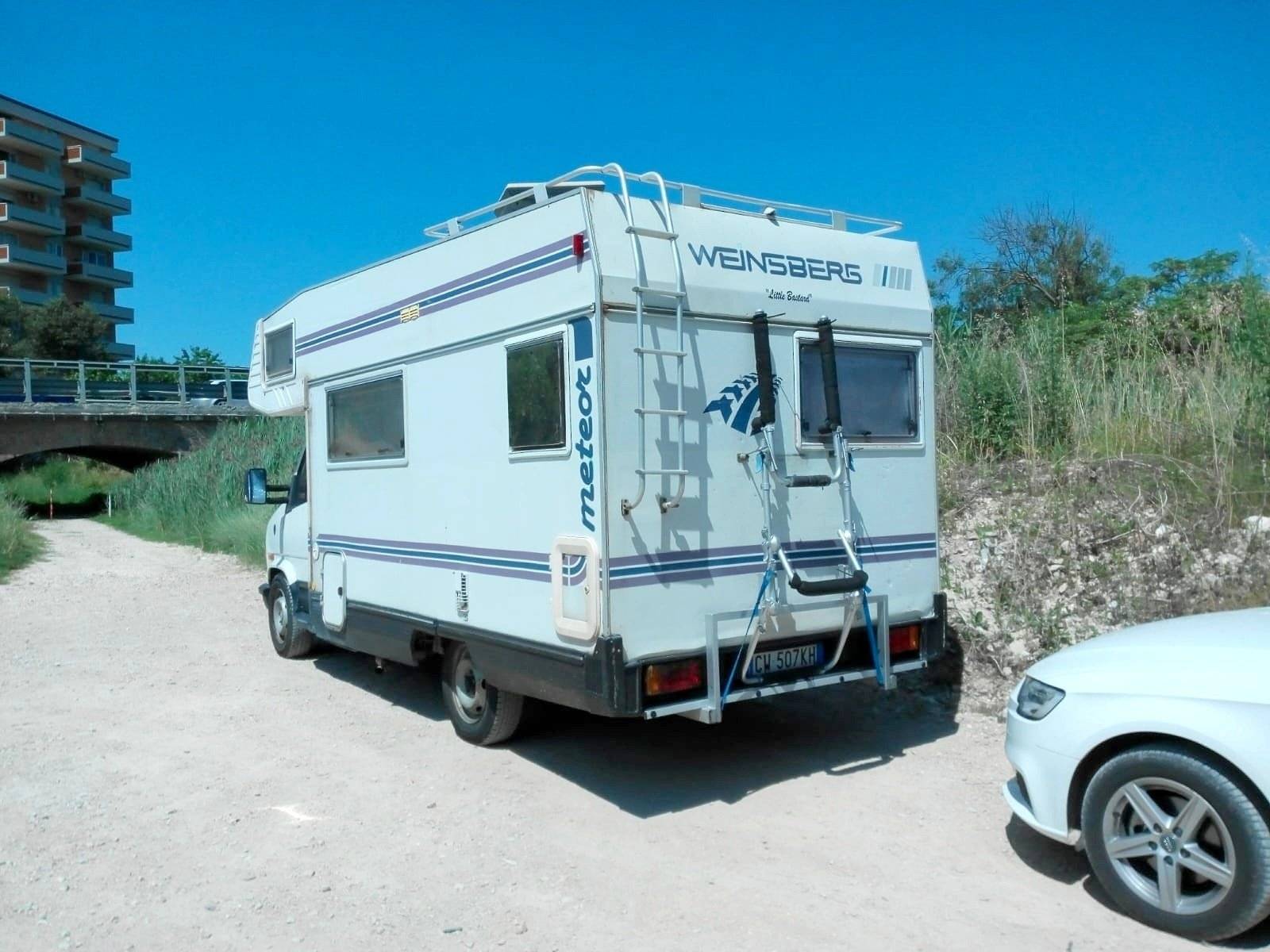 Ansicht von hinten Fiat FIAT DUCATO - Yescapa