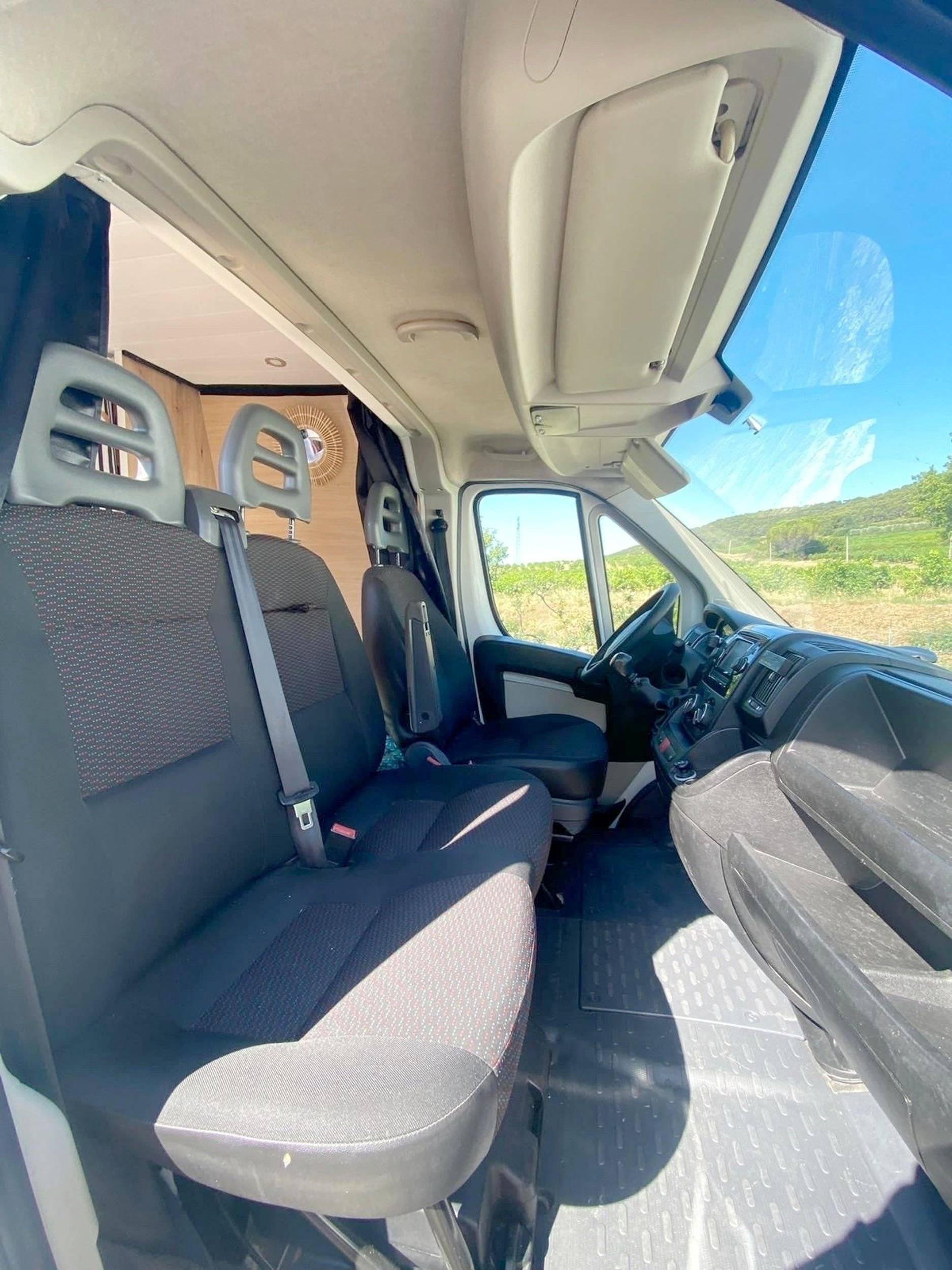 Driver's compartment  - Yescapa